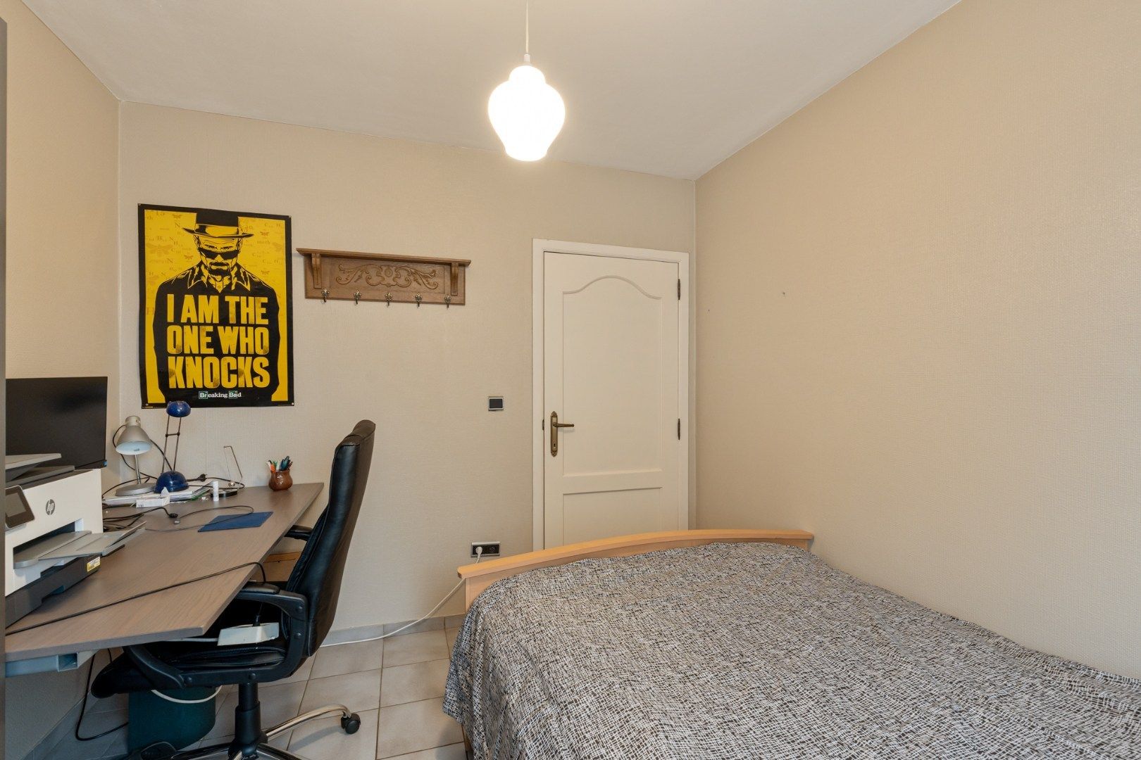 Vrijstaande gezinswoning, gebouwd in 1993 op een perceel van 5a74ca, gunstige ligging vlakbij het centrum. foto 15