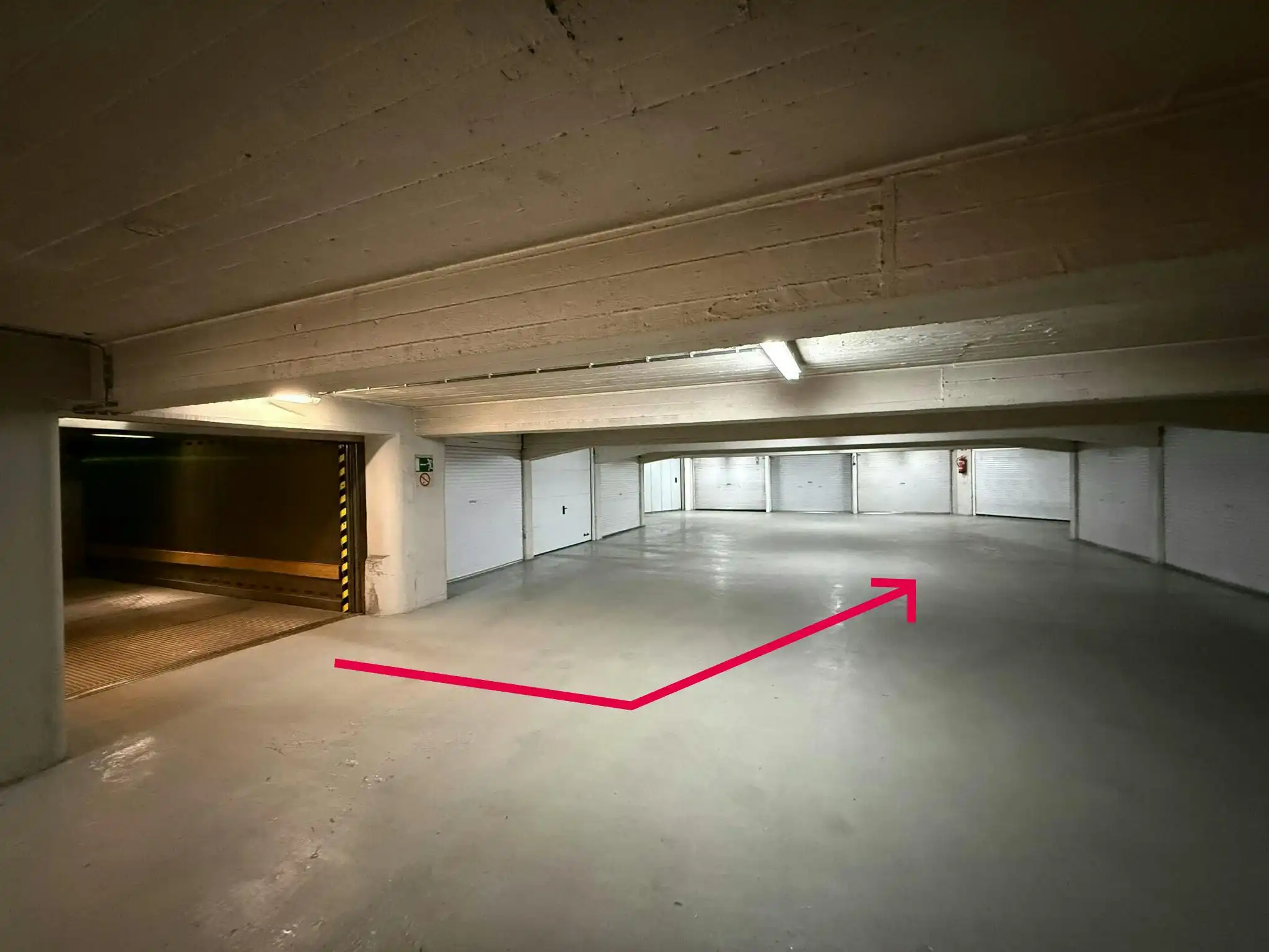 Garagebox te koop in het stadscentrum te Oostende foto 5