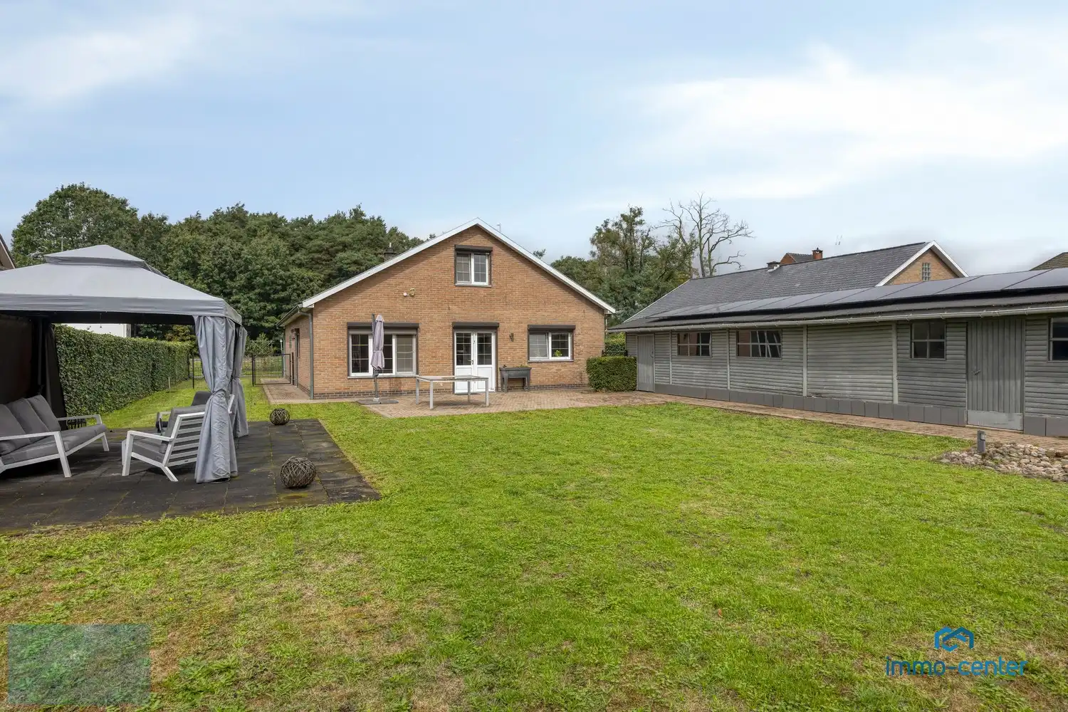 Ruime vrijstaande woning met 4 slaapkamers en grote tuin foto 22