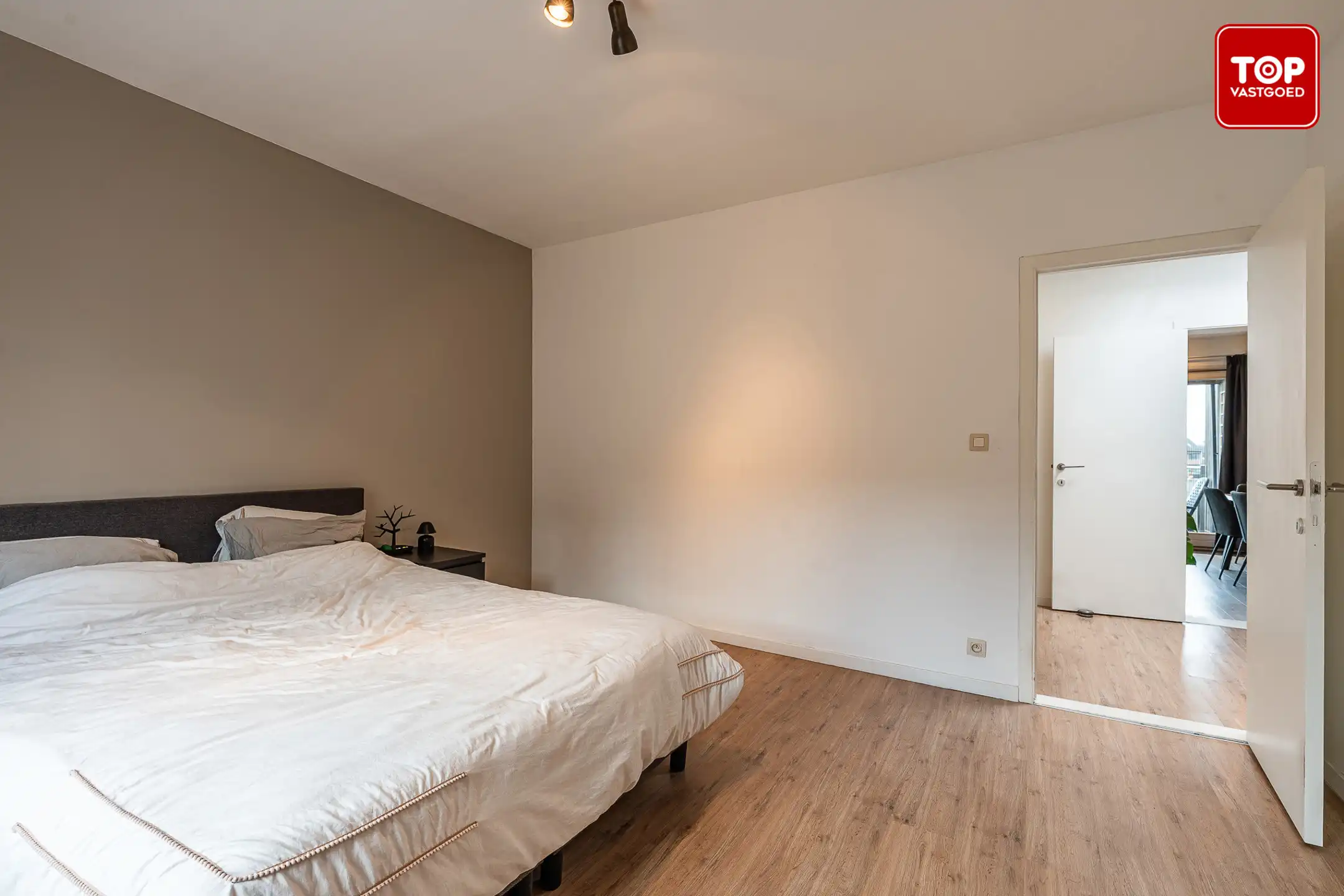 Instapklaar appartement met 3 slaapkamers en ruim terras foto 15