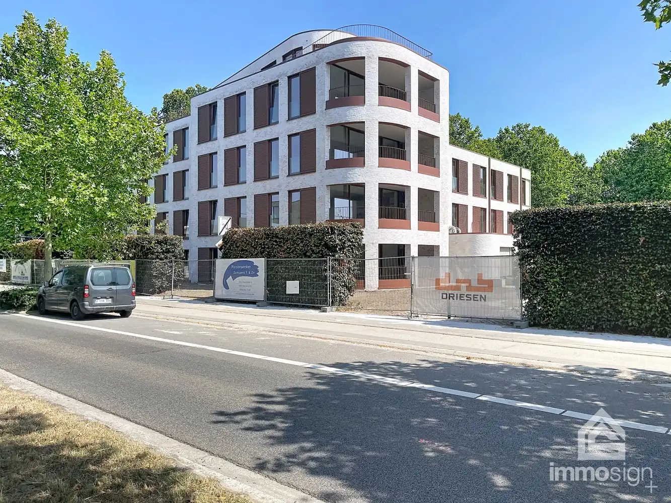 16 exclusieve appartementen waar rust, privacy en verfijnde architectuur samenkomen - 6% BTW* foto {{pictureIndex}}
