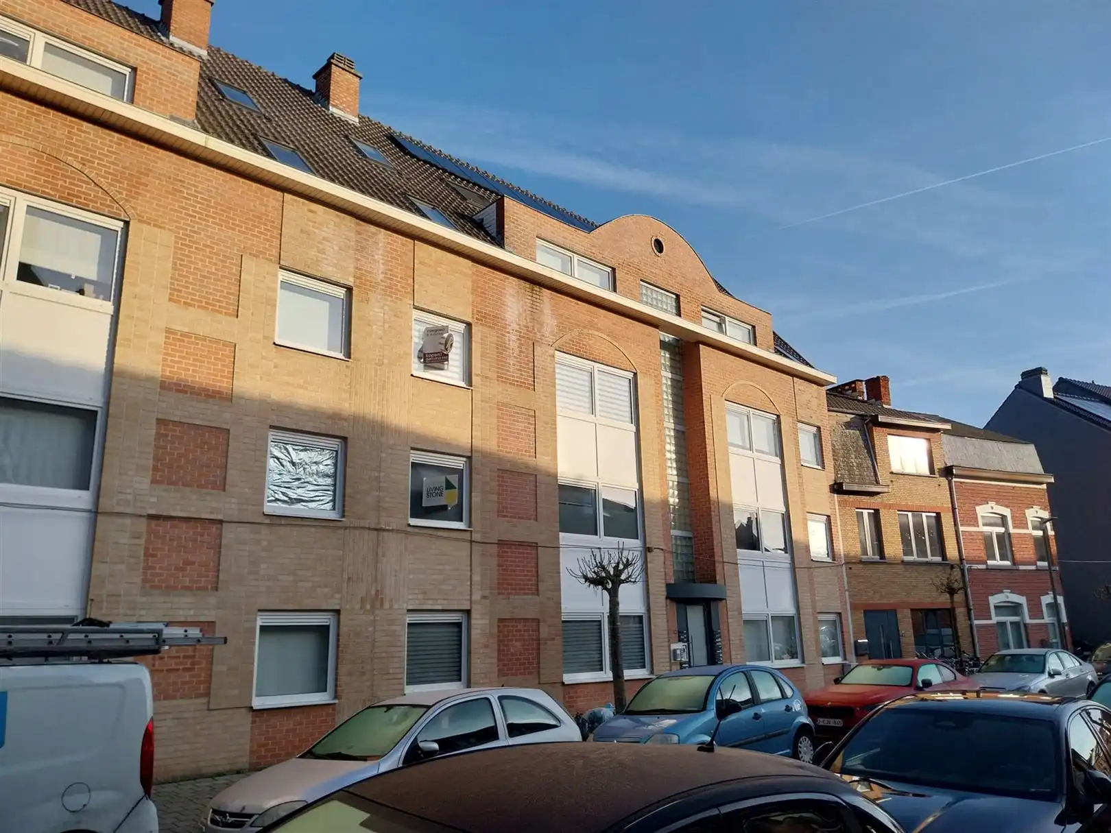 TE HUUR: Gerenoveerd appartement met 1 slaapkamer én autostaanplaats in Hasselt! foto {{pictureIndex}}