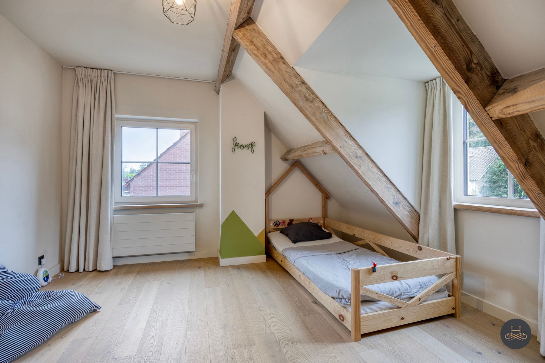 Gerenoveerde en energiezuinige open bebouwing in groene wijk foto 33