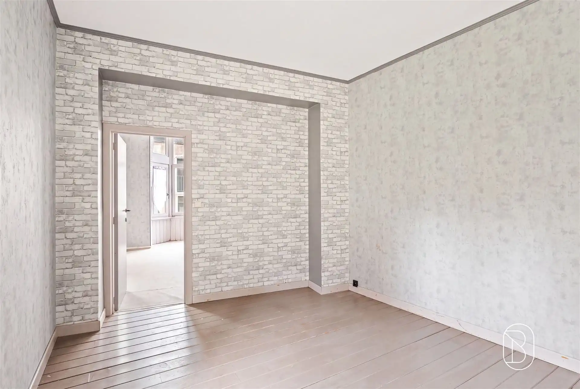Opbrengsteigendom: handelsruimte en 2 appartementen foto 7