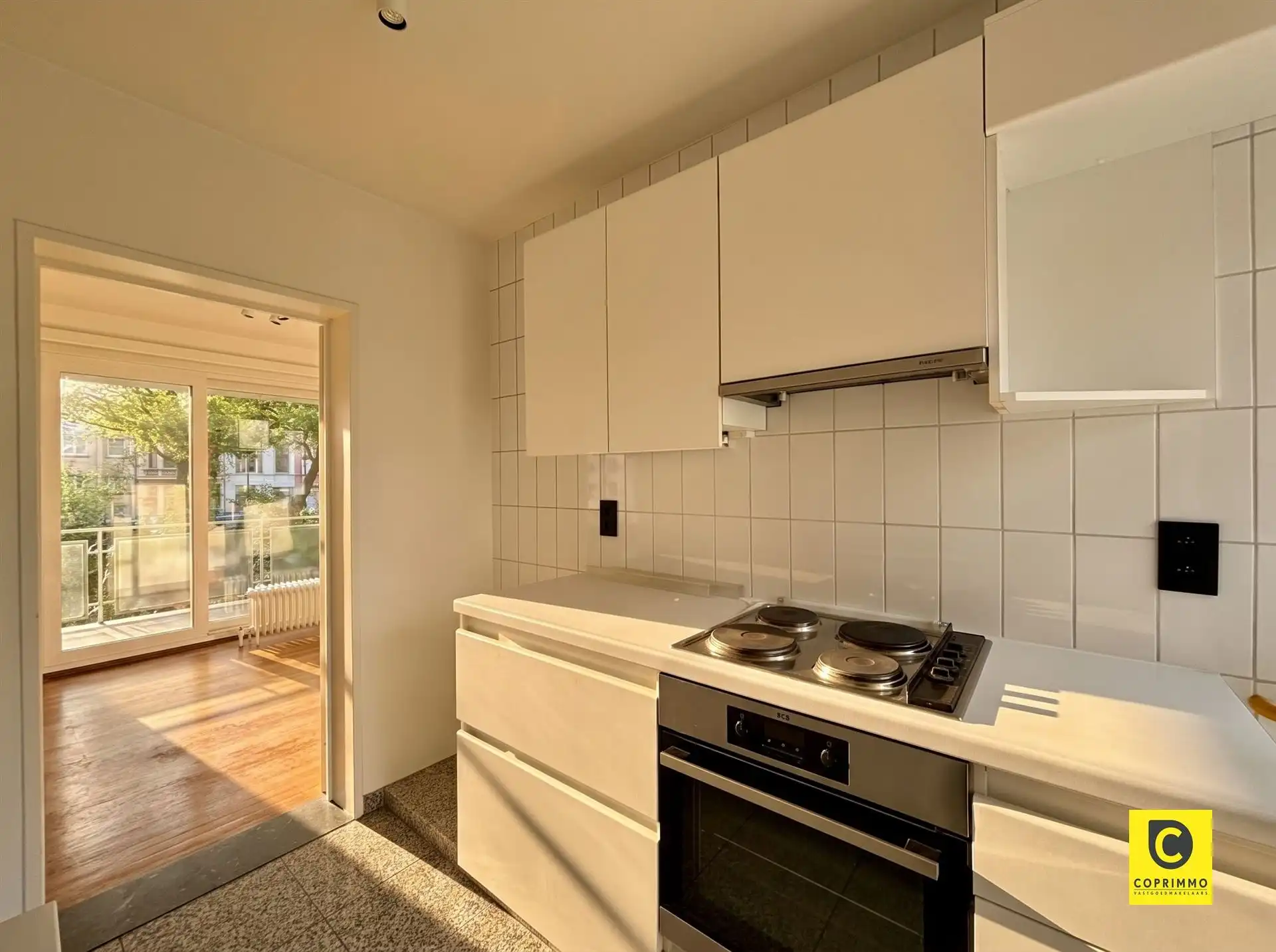 Instapklaar 3 slaapkamer appartement met zonnig terras, kelder en fietsenberging foto 7