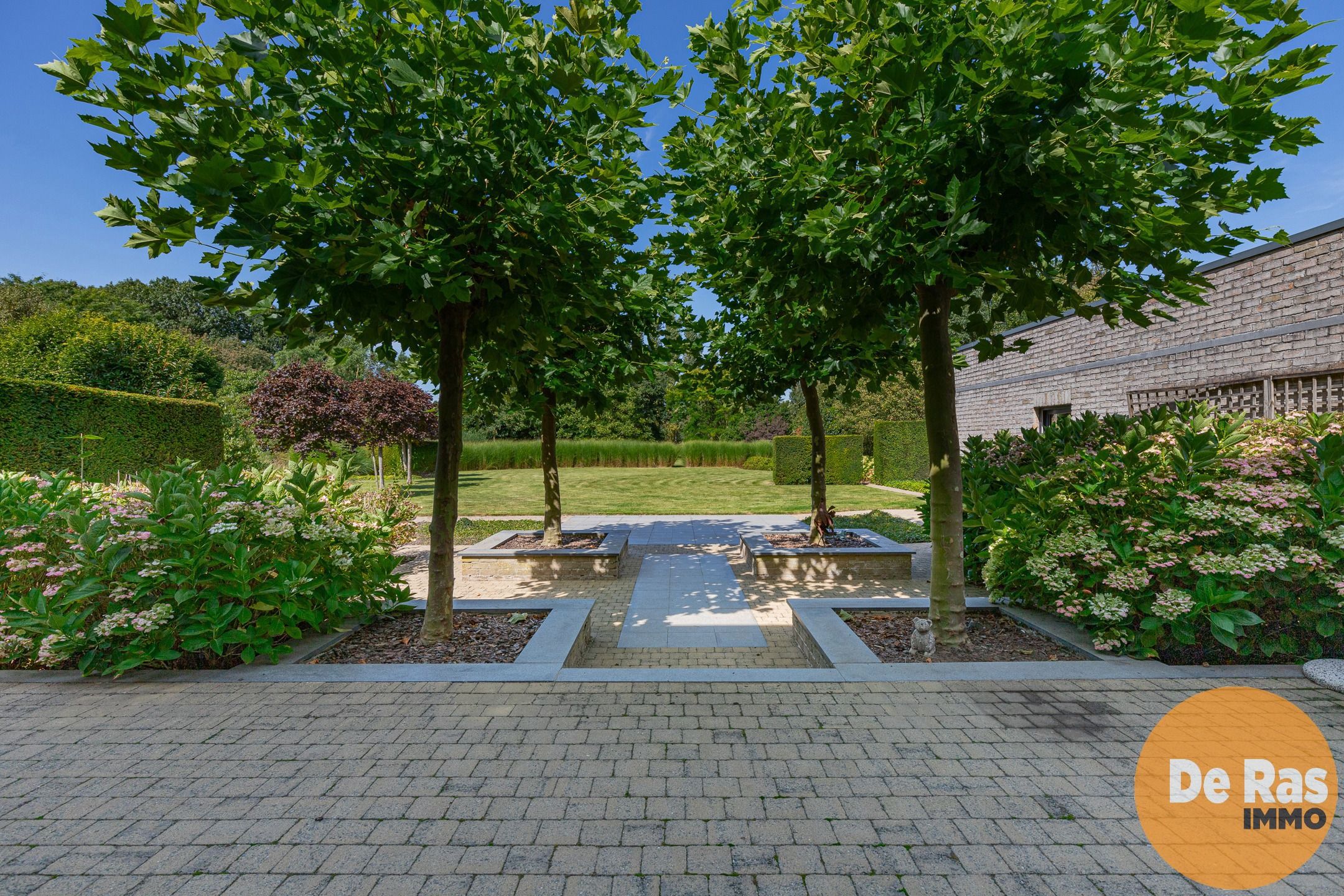 GIJZEGEM - Ruime woning met polyvalente ruimte foto 4