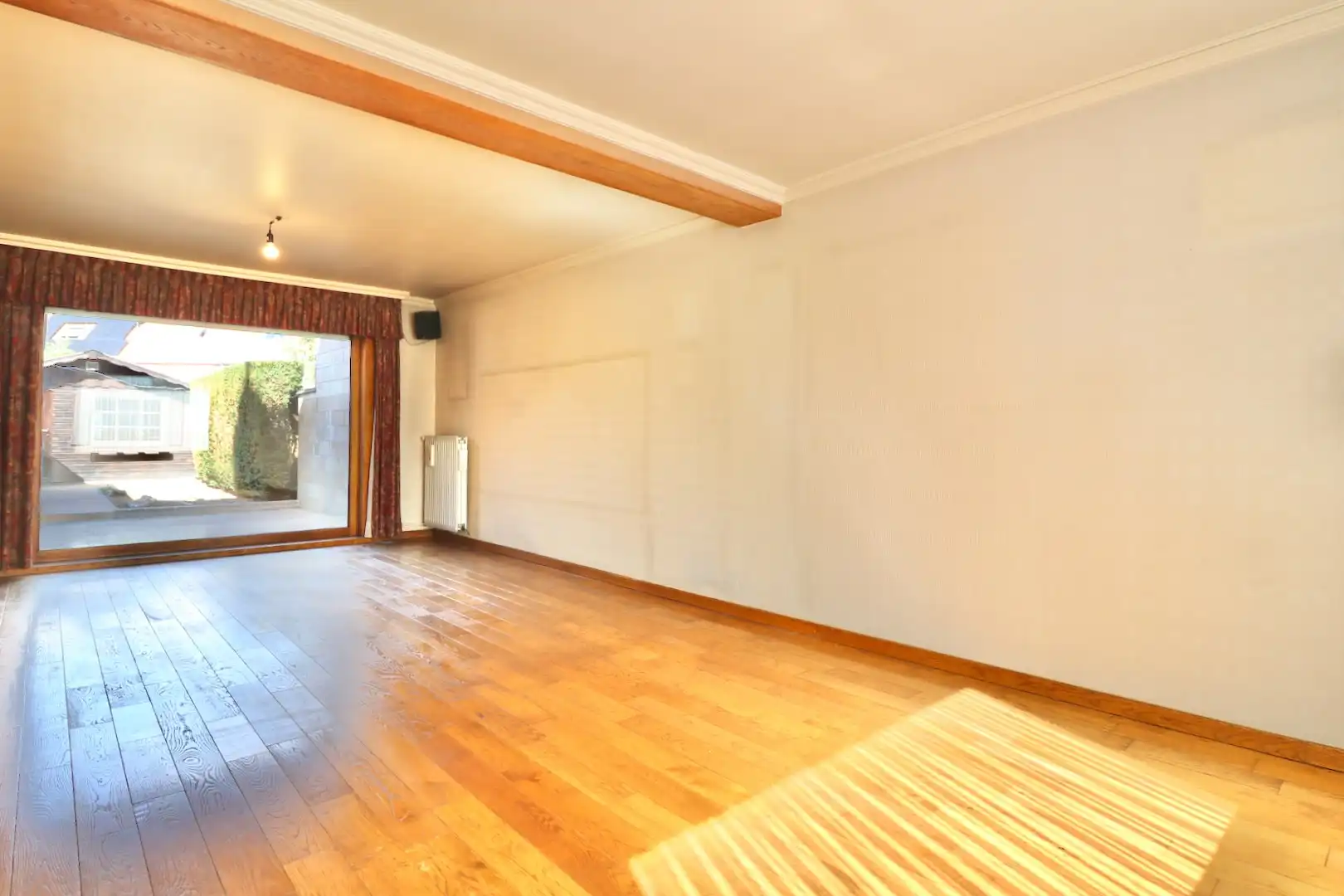 Goed onderhouden woning met tuin en garage in centrum Aalbeke. foto 3