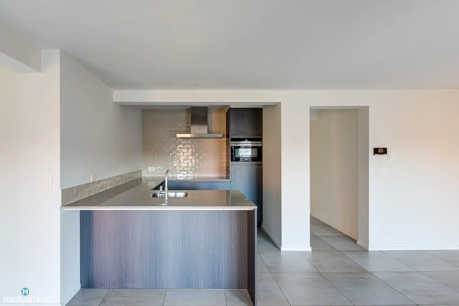 MODERN APPARTEMENT MET 2 SLAAPKAMERS EN OVERDEKT TERRAS IN HET CENTRUM VAN HOESELT foto 6