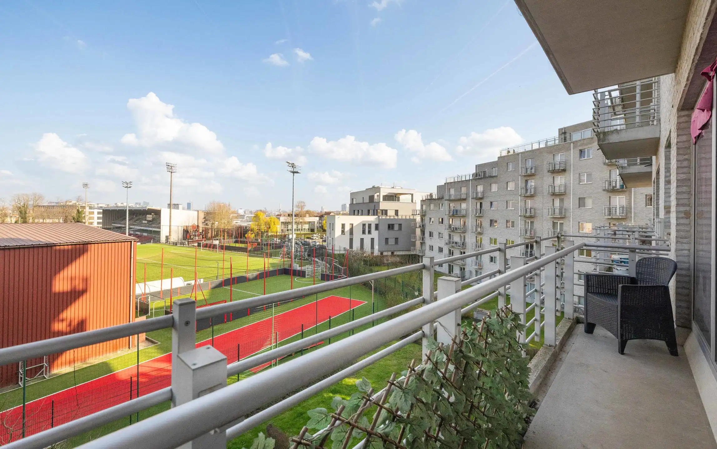 Appartement met terras & P foto 8