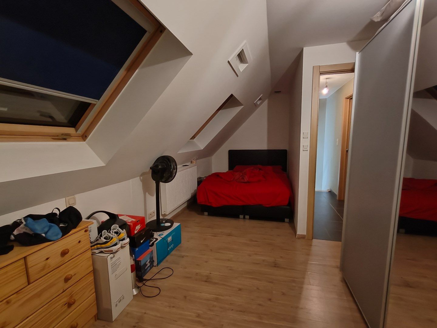 Ruime rijwoning met terras, garage en 2 slaapkamers in Wetteren  foto 5