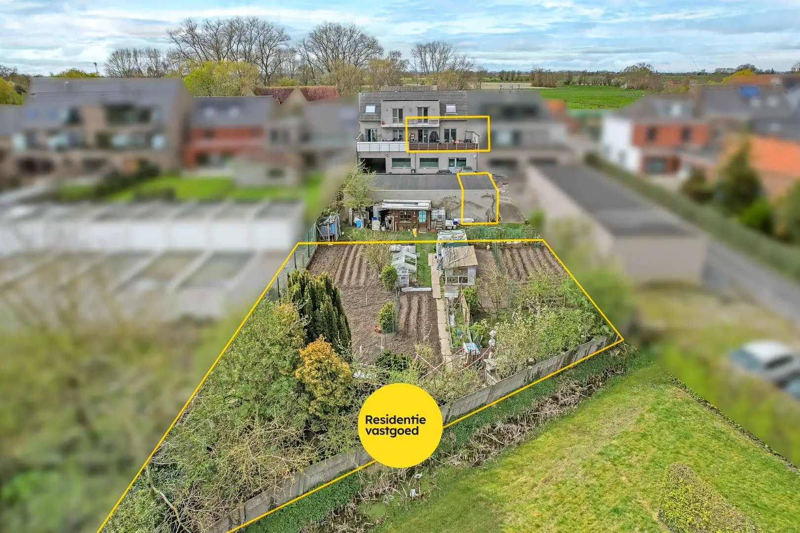 Recent appartement met privatieve tuin (346m²)  en ruim terras (40m²) in het centrum van Woumen! foto 2