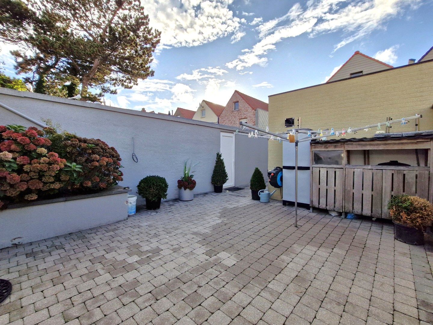 Gerenoveerde woning met garage in het centrum van Heist. foto 14