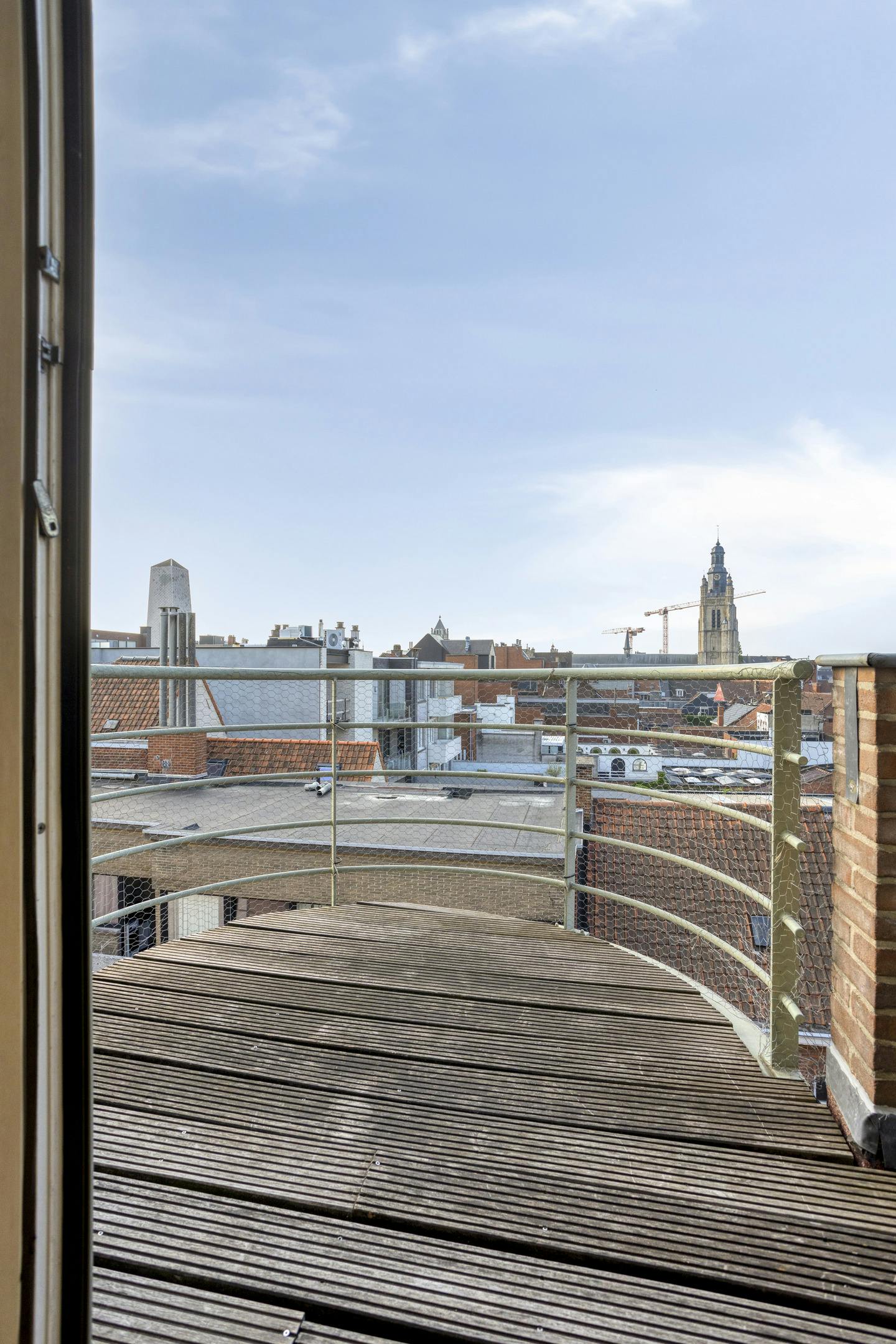 Instapklaar energiezuinig appartement met 3 slaapkamers in hartje Roeselare foto 6
