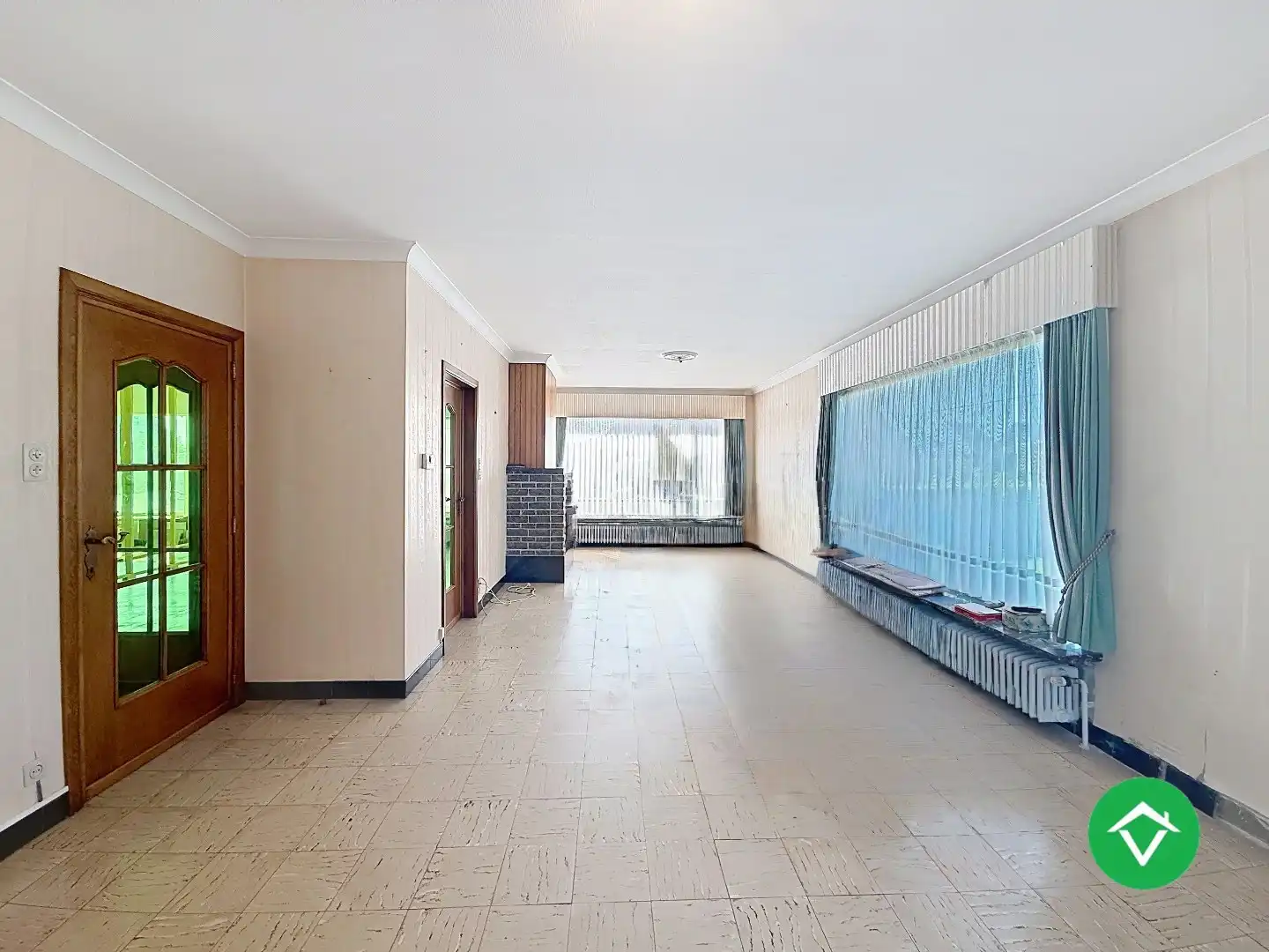 Gezinswoning met polyvalente ruimte, vijf slaapkamers en inpandige garage te Koekelare foto 3