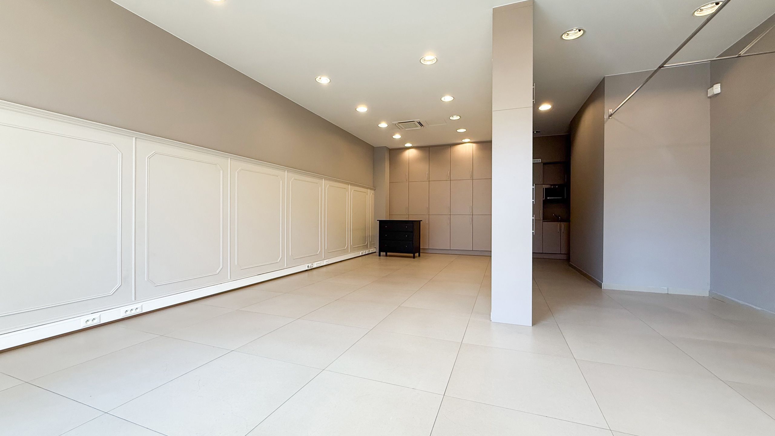 Opbrengsteigendom met Appartement en kantoorruimte! foto 7