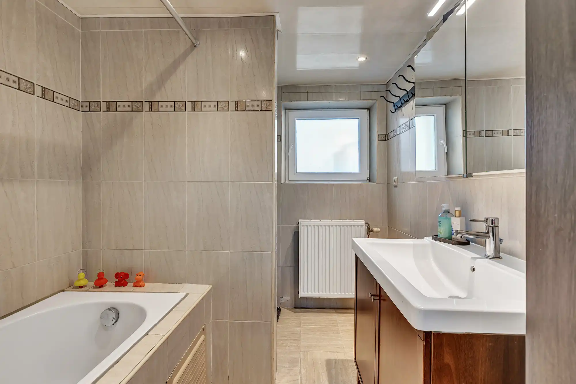 Instapklare woning met tuin en garage in Klein Willebroek foto 12