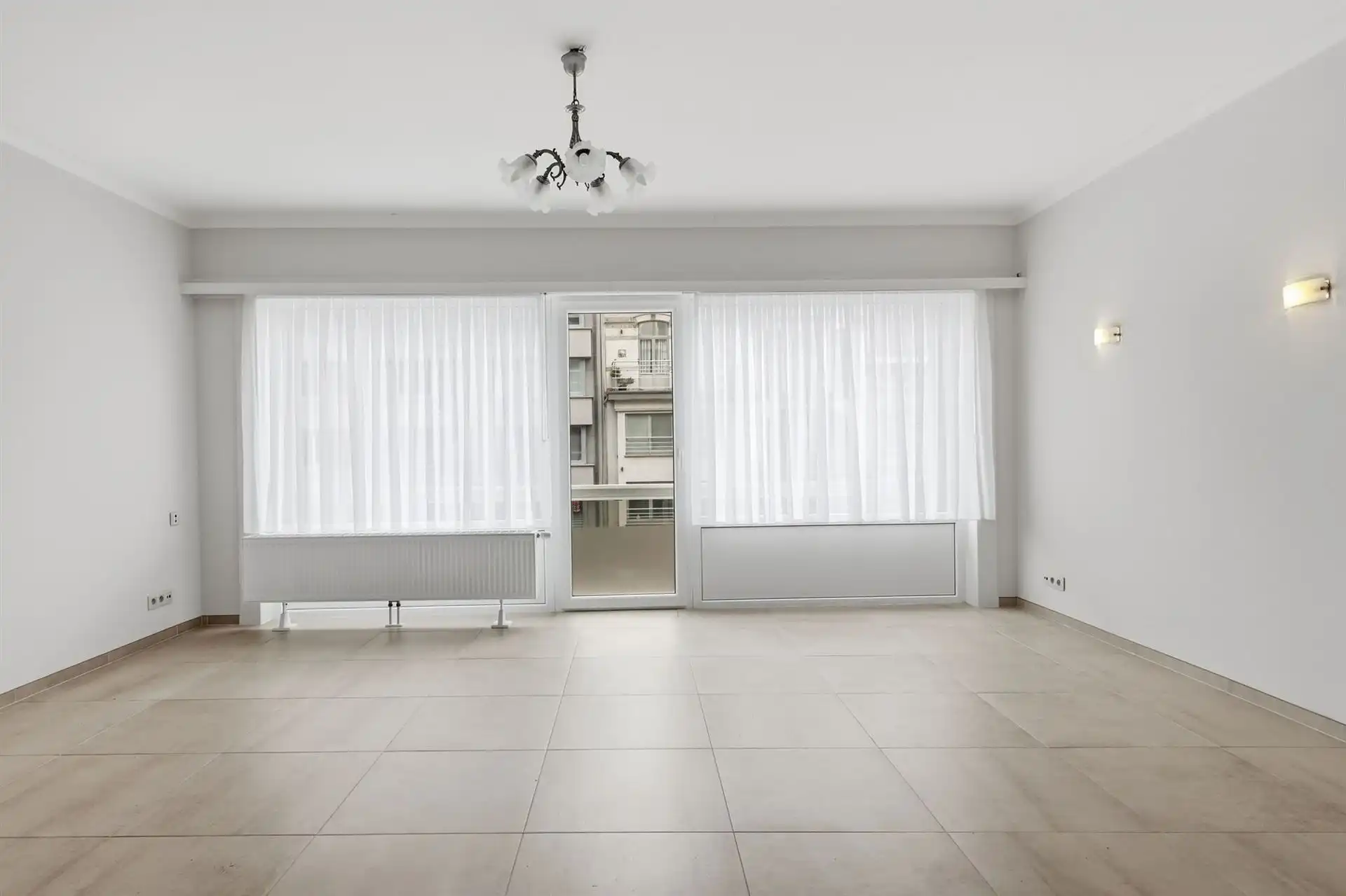 GERENOVEERD / RUGZIJDE ZEEDIJK foto 3