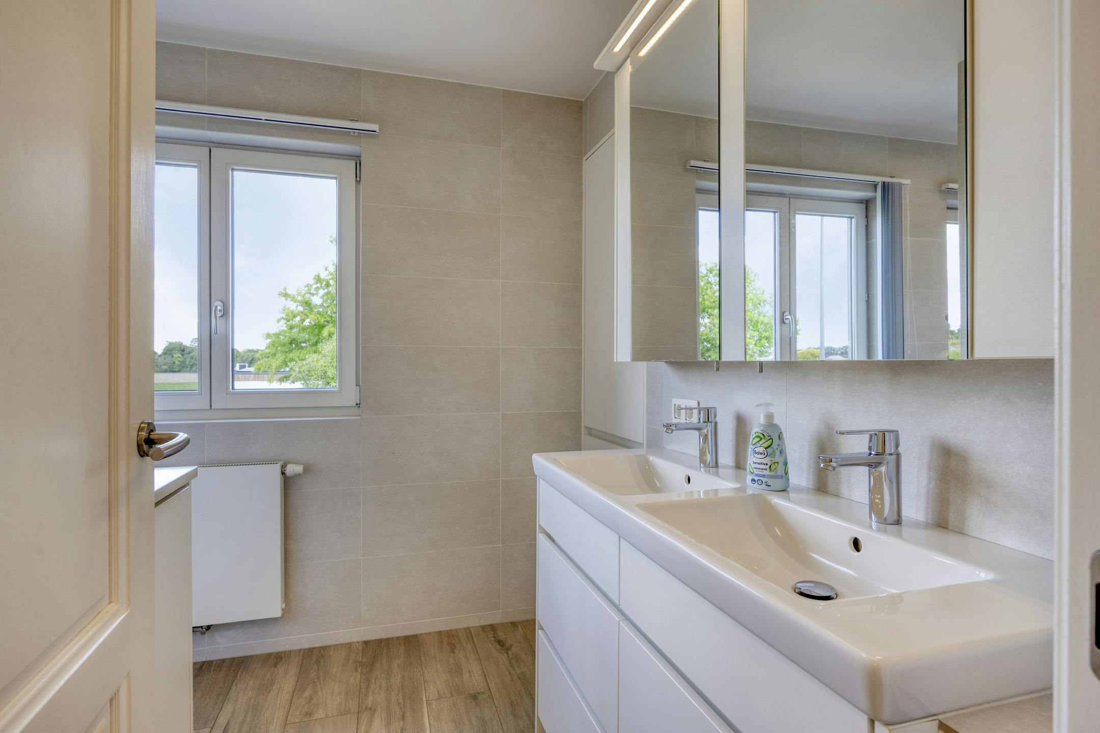 Riante zorgwoning/kangoeroewoning met loods te koop foto 29