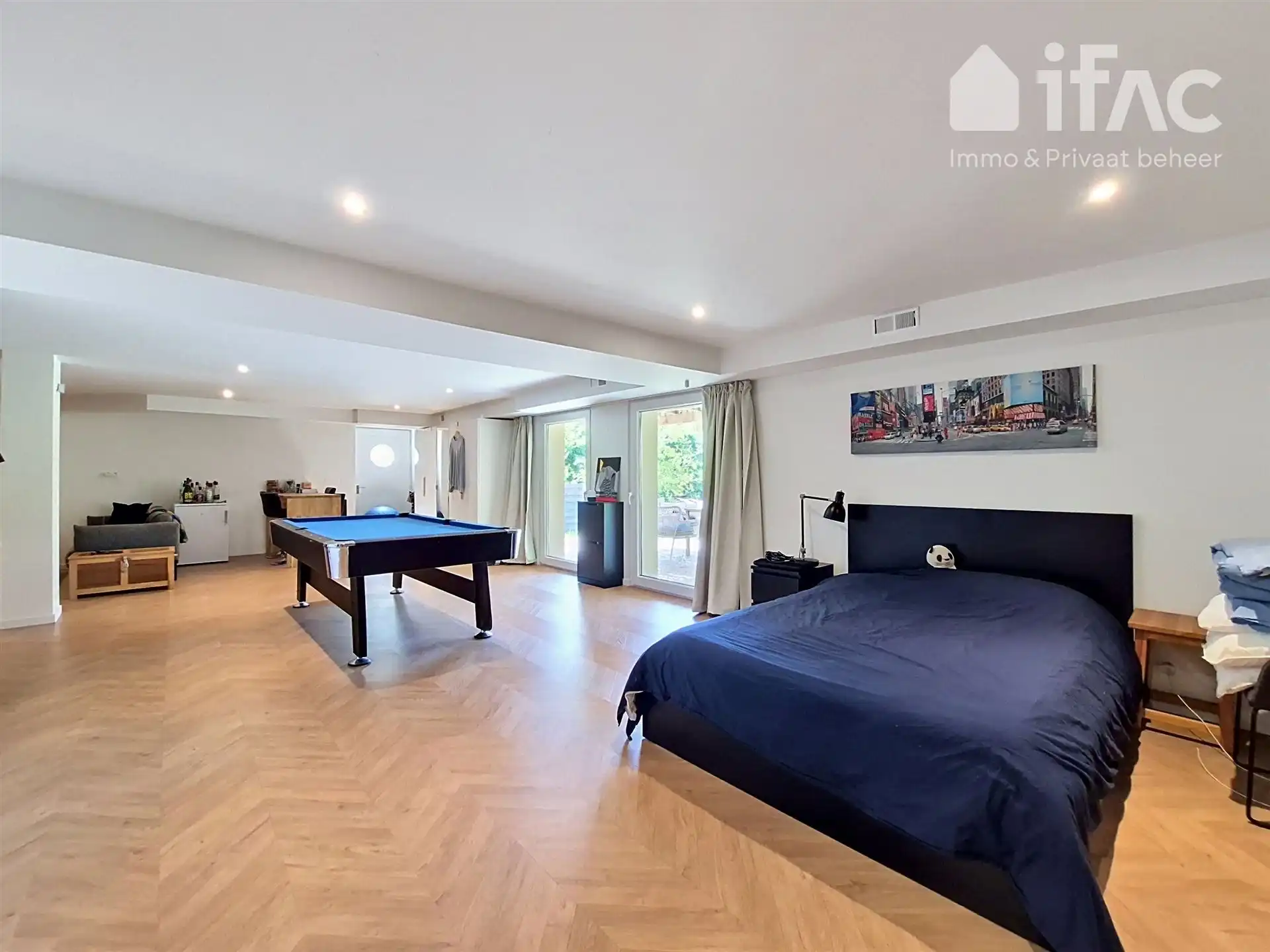 Unieke moderne split-levelvilla met zwembad op 17a83ca foto 27