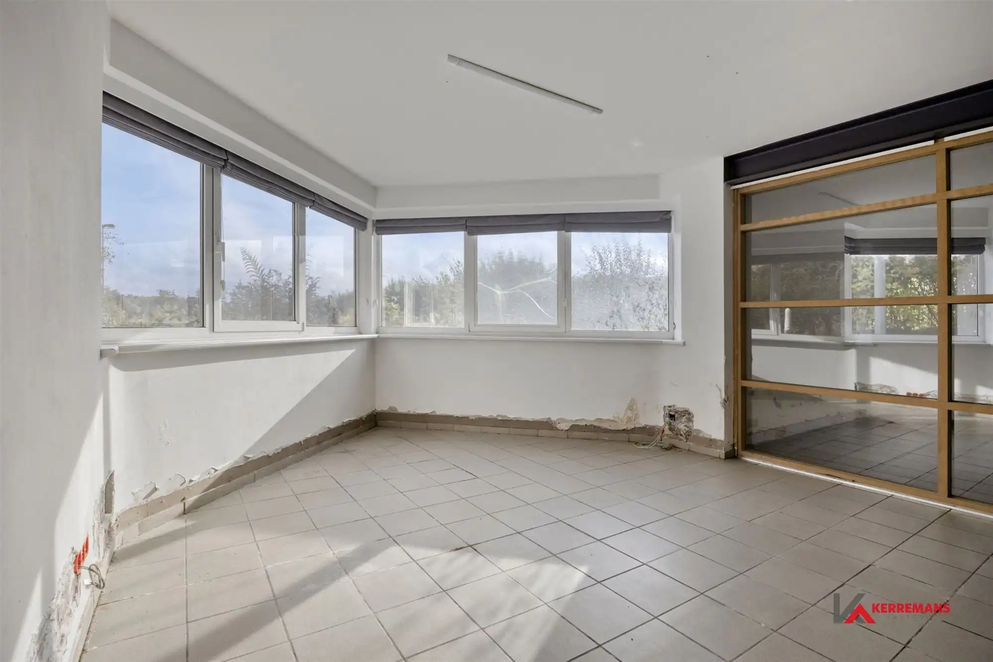 Kantoorgebouw. foto 7