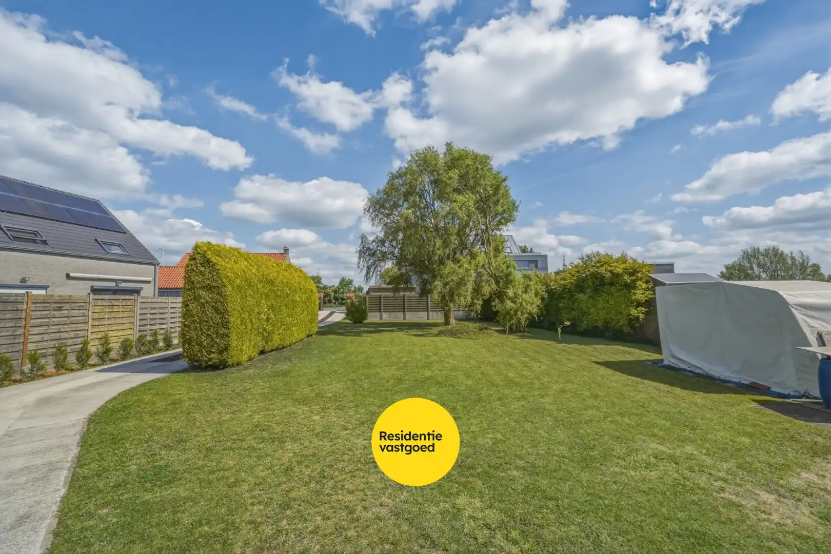 Alleenstaande woning op ruim perceel met vernieuwd woongedeelte en loods (80 m²) foto 3