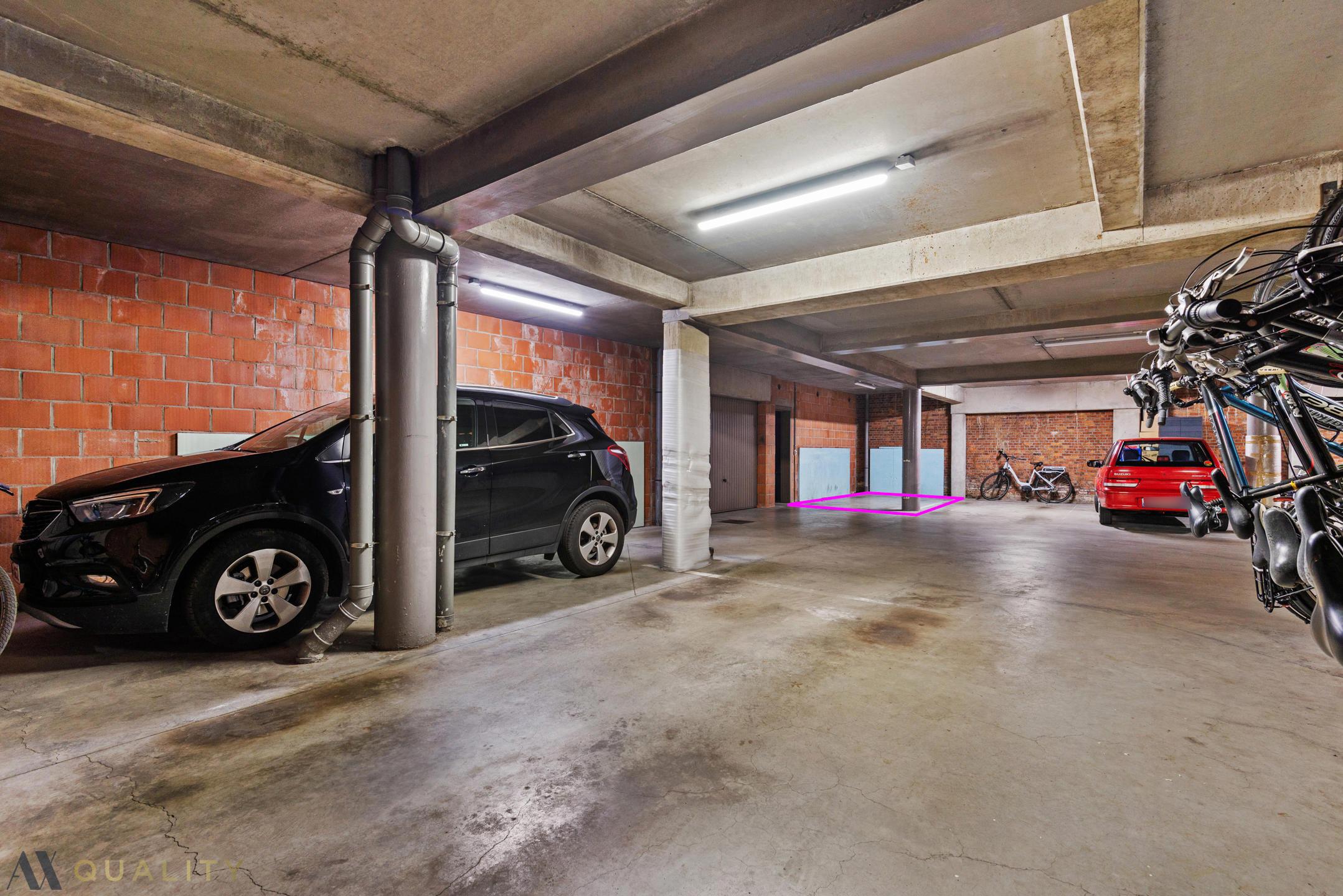 Nabij het station van D'monde gel., gelijkvl. 3 slpk-app. met 2 badk. en gar.  foto 8