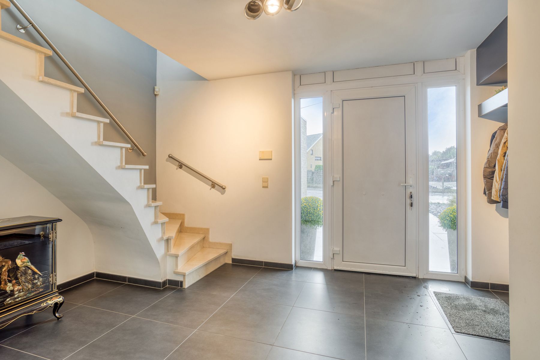 Landelijk gelegen ruime villa op 11a foto 2