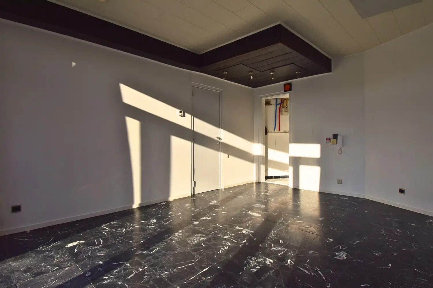 Studio met tuin te huur foto {{pictureIndex}}