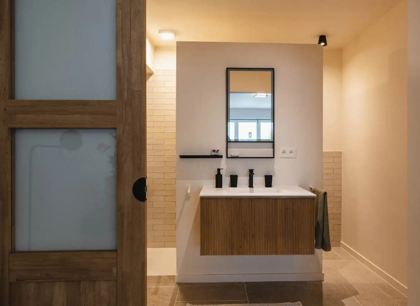 exclusief gerenoveerde herenwoning met garage, zonnige stadstuin en terrassen in het historische hart van Brugge foto 9