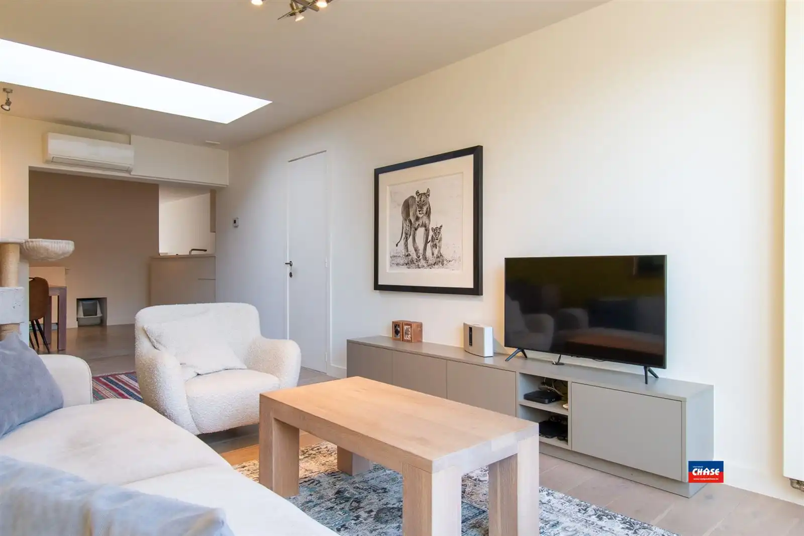 Gerenoveerde woning met 3 slaapkamers + tuin foto 2