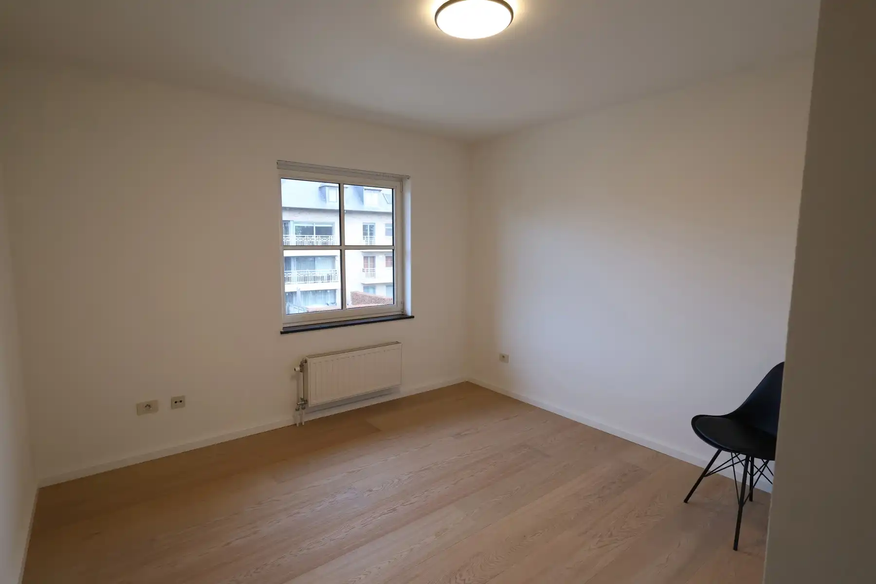 Een gerenoveerd appartement op de 2de verdieping van 102m² met 2 slaapkamers en terras. foto 6