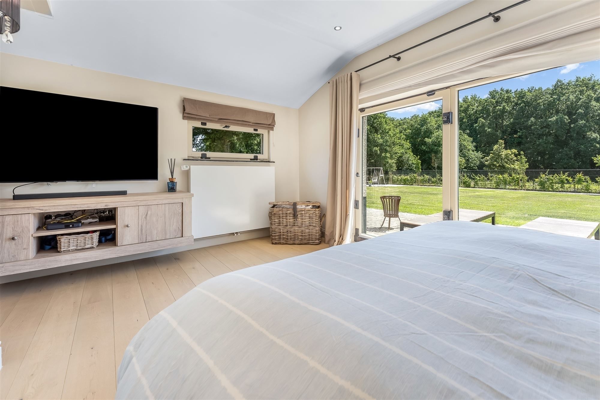 CHARMANTE WONING MET 5 SLAAPKAMERS OP UNIEK GELEGEN PERCEEL VAN 6600M² foto 13