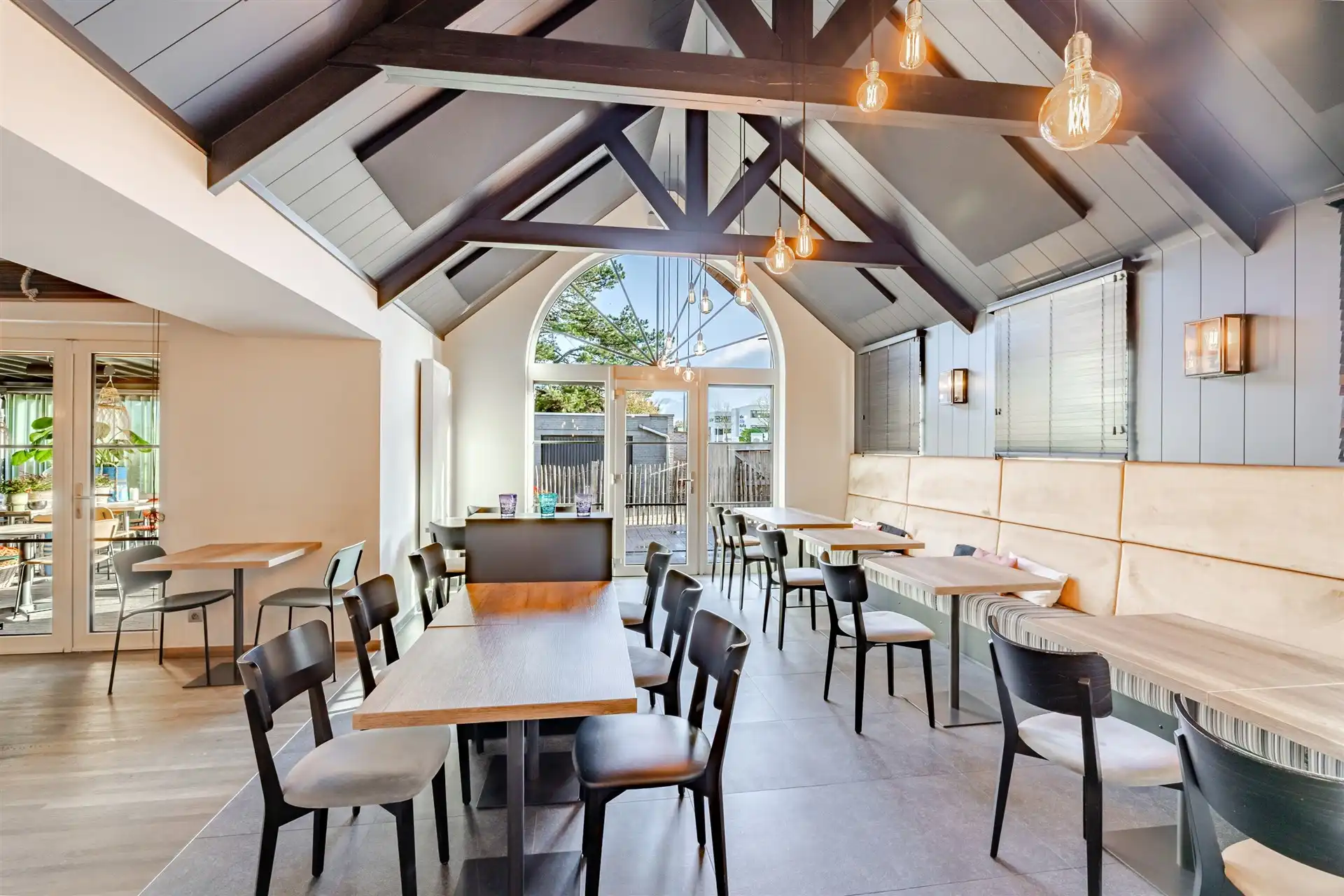 Gekend restaurant/brasserie op toplocatie nabij Aalst foto 2