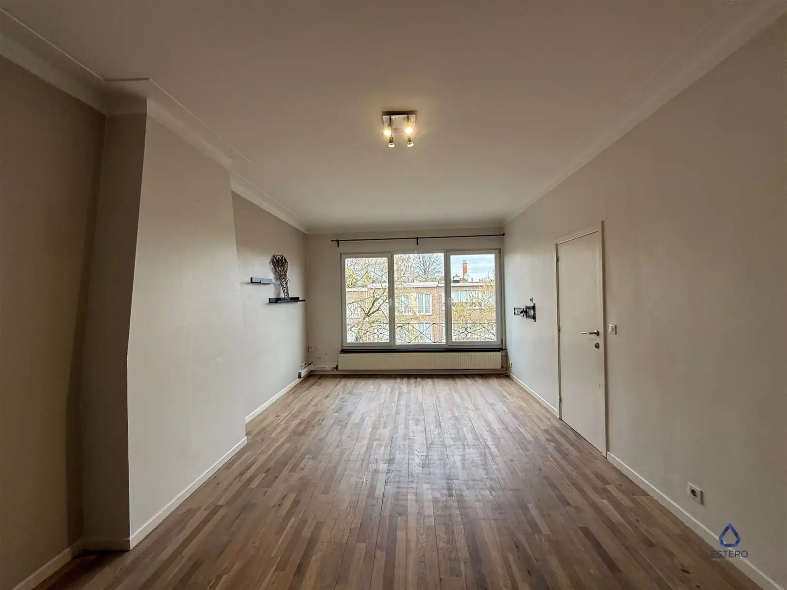 Lichtrijk 2-slaapkamerappartement te Wilrijk foto 4