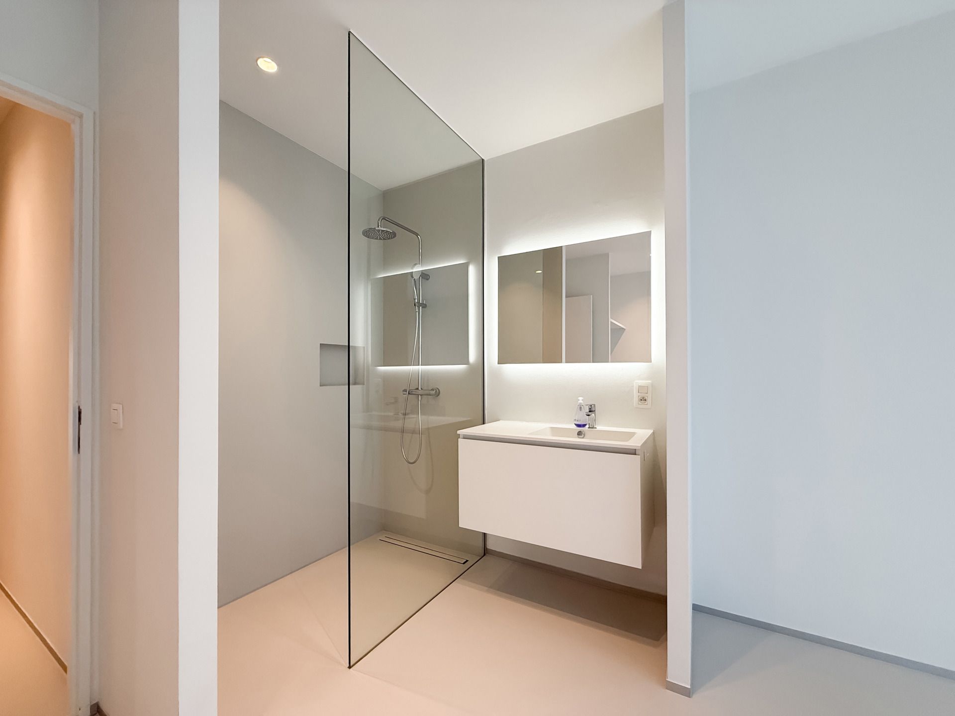 Stijlvol en lichtrijk appartement op toplocatie in het Zoute foto 12