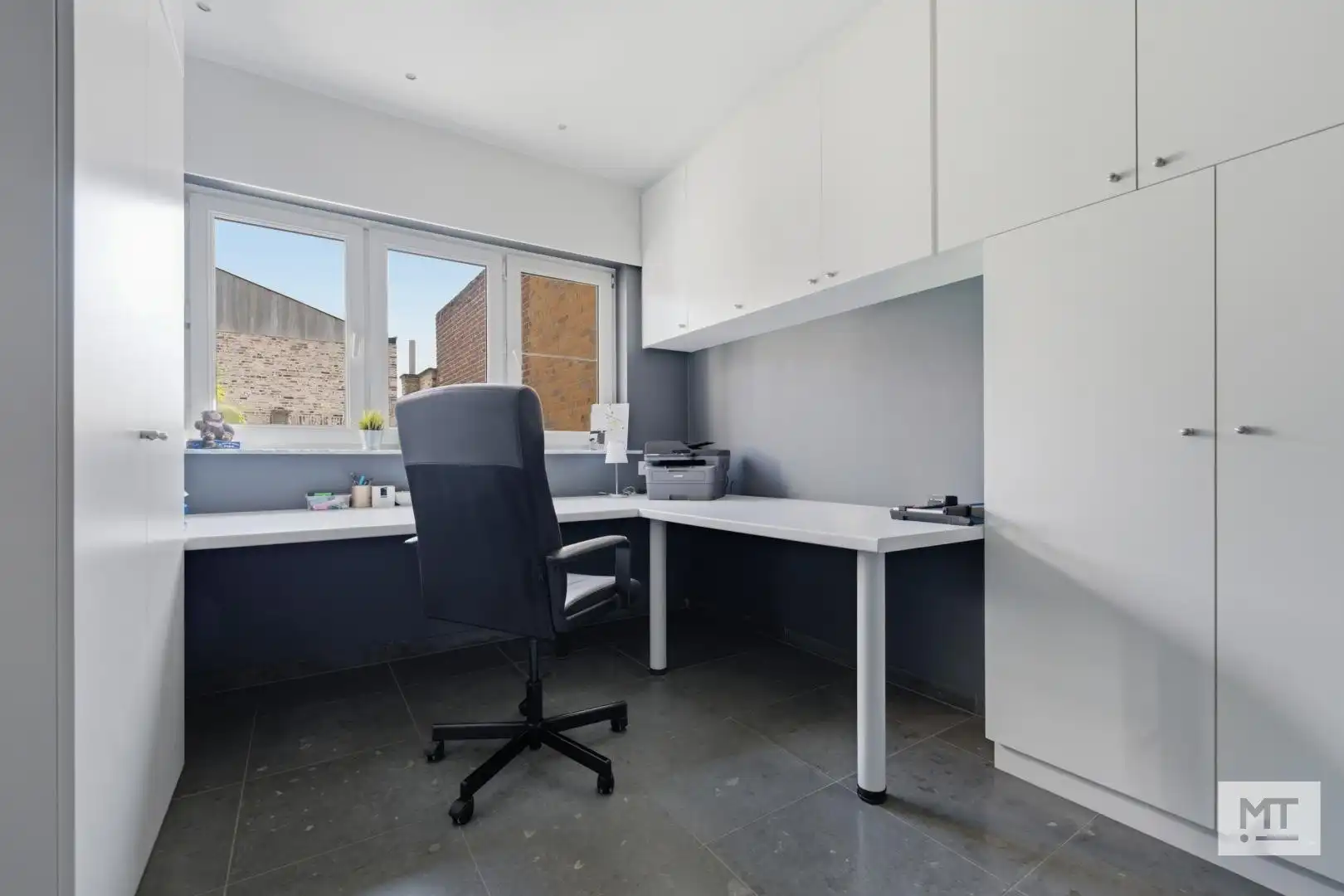 Ruime, instapklare woning met loods in het centrum van Wervik foto 15