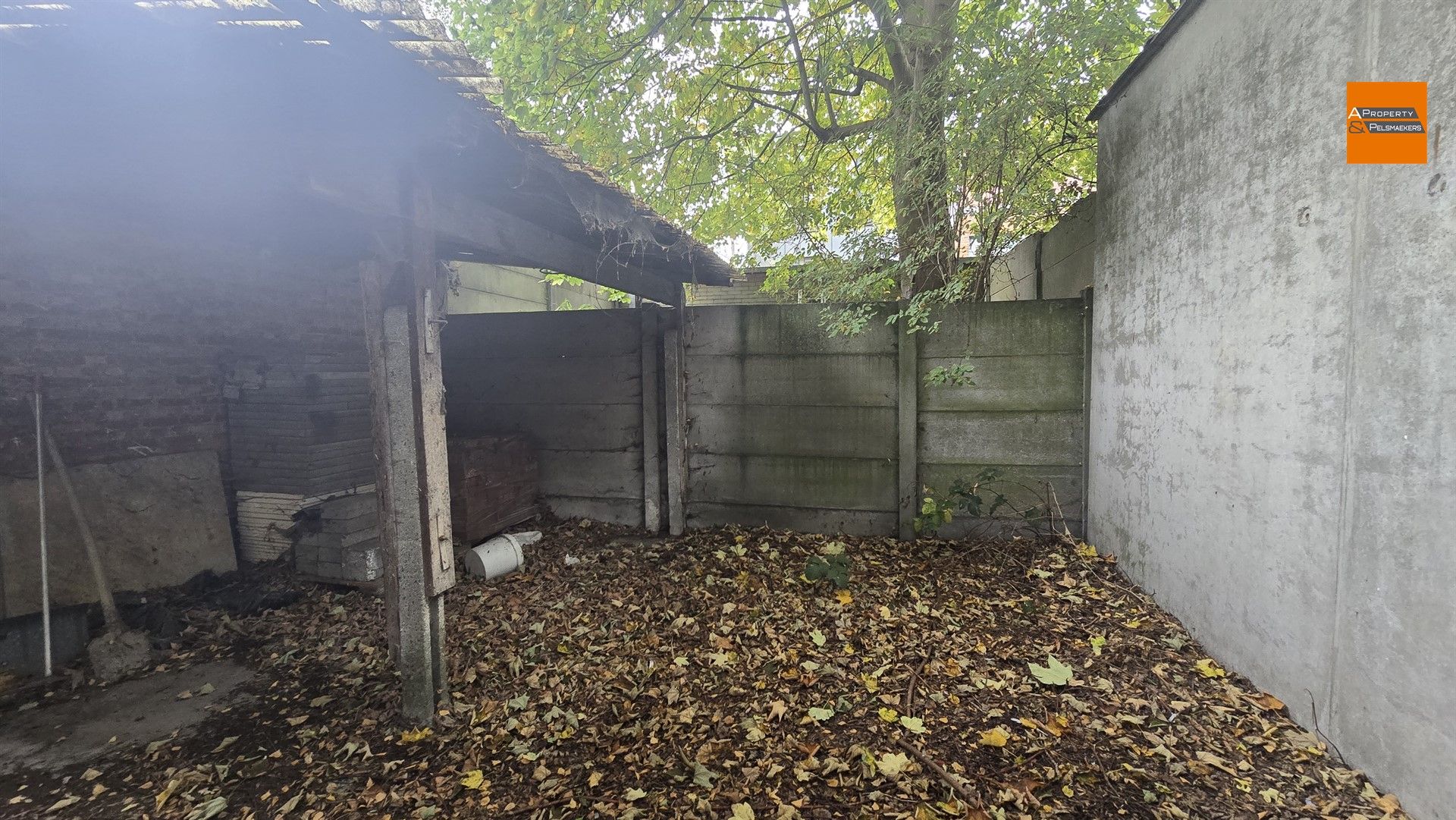 Groot Magazijn/Atelier (1050 m²) met Kantoorruimte (140 m²) te Laken (Mutsaard) foto 31