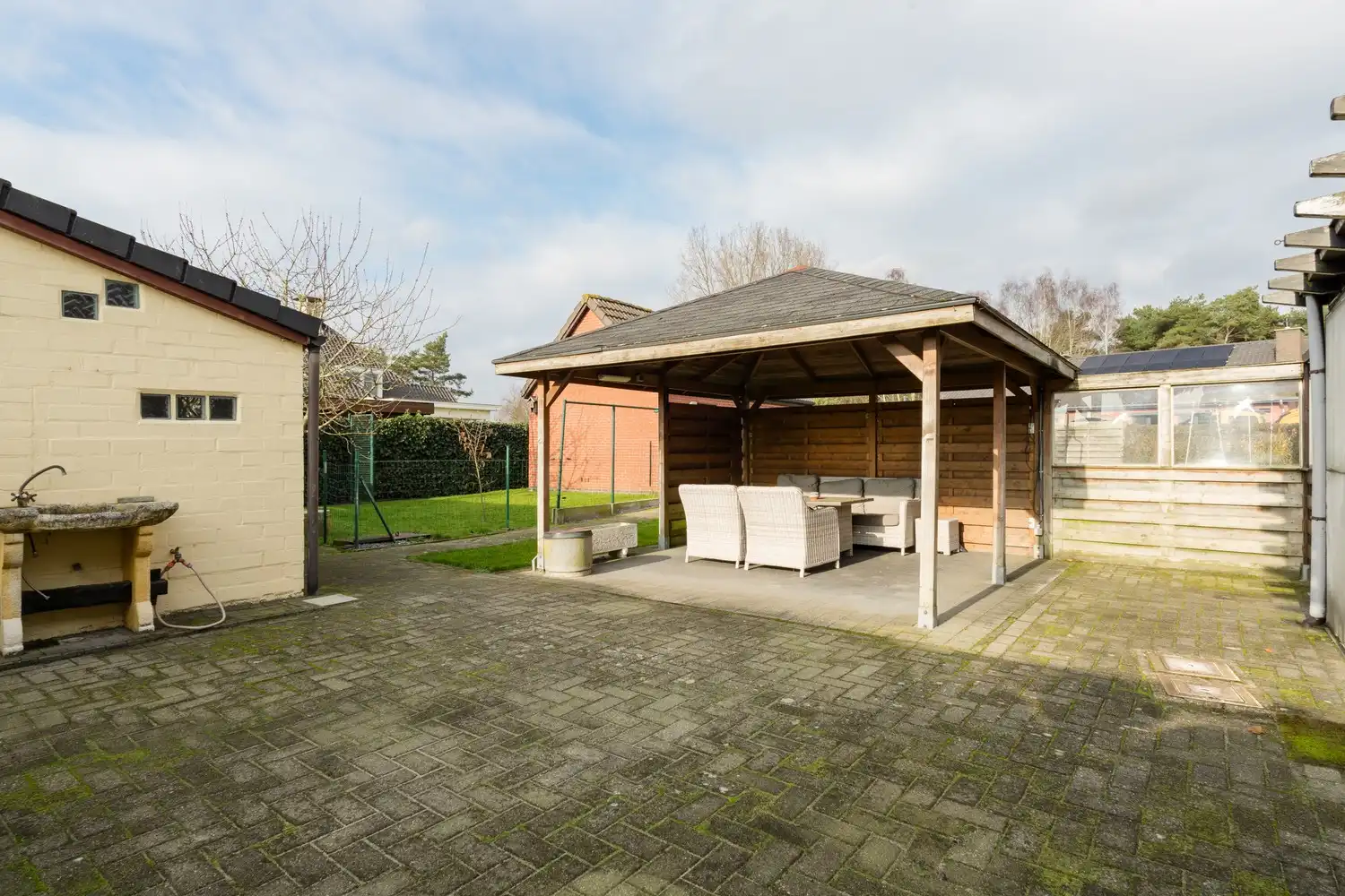 Instapklare  gezinswoning op ruim hoekperceel van 784 m² foto 41