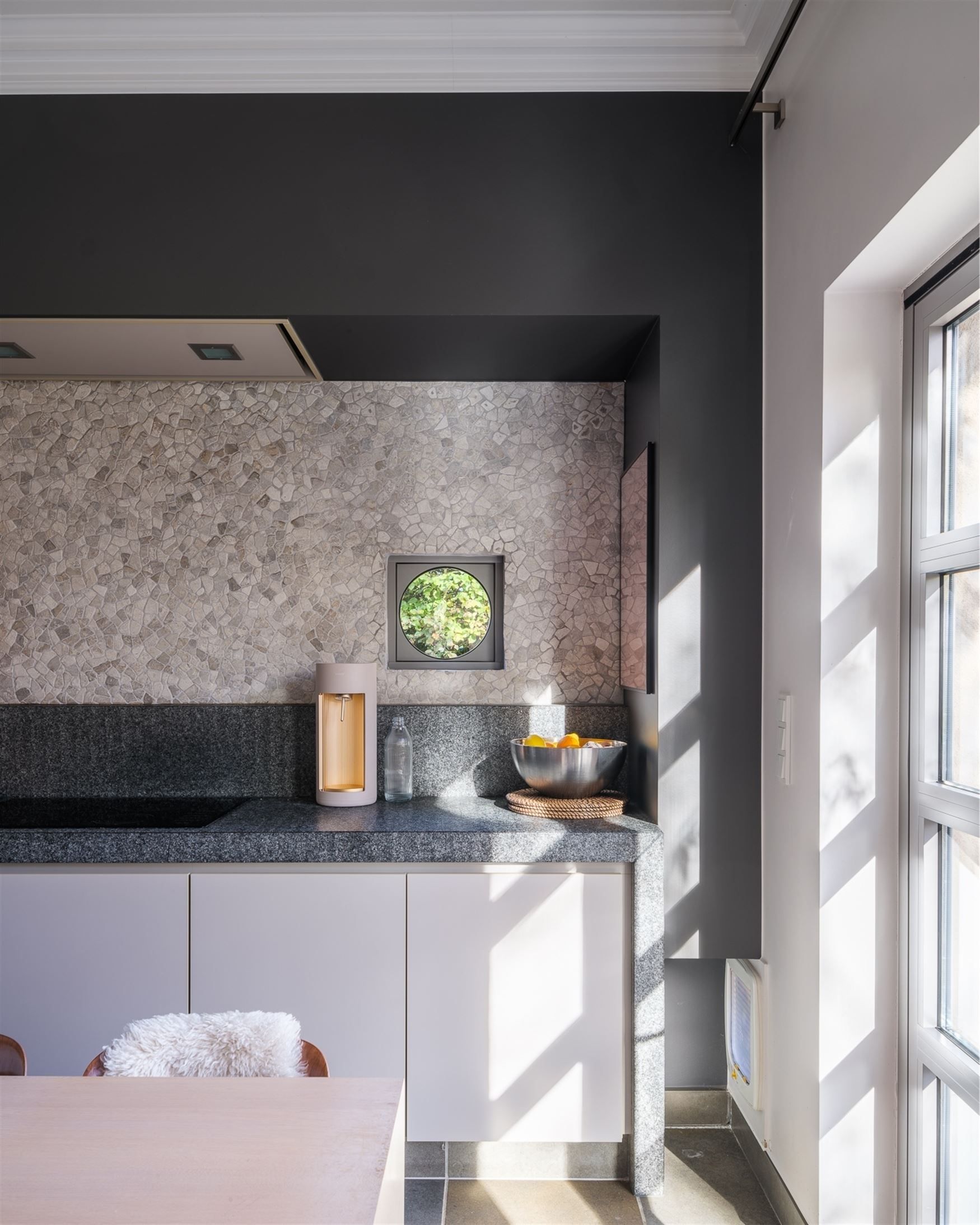 Hoogwaardig afgewerkte herenwoning met zicht op groen en volledige privacy in het hart van Bottelare. foto 28