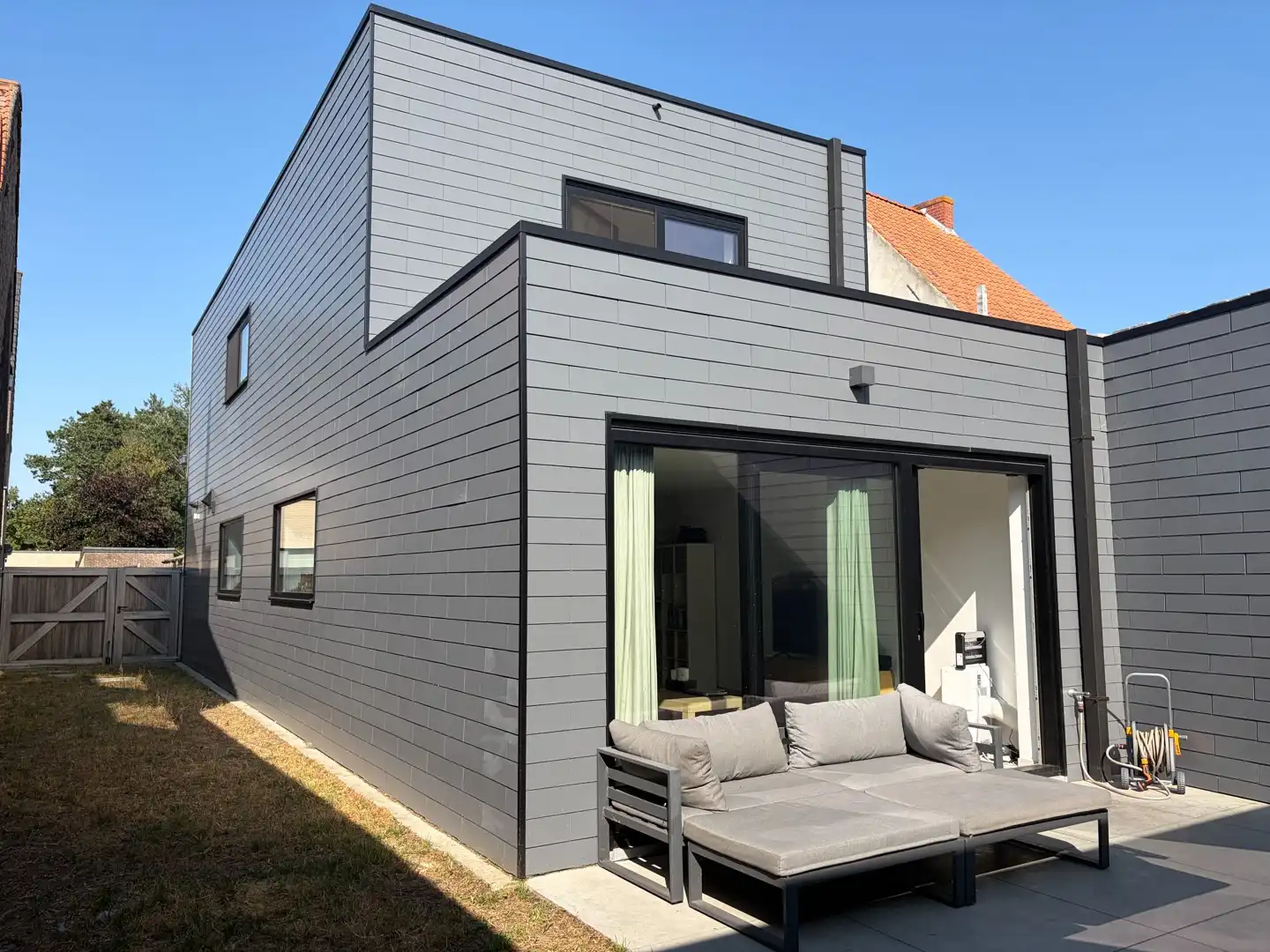 Moderne halfopen woning met alle comfort. foto 12