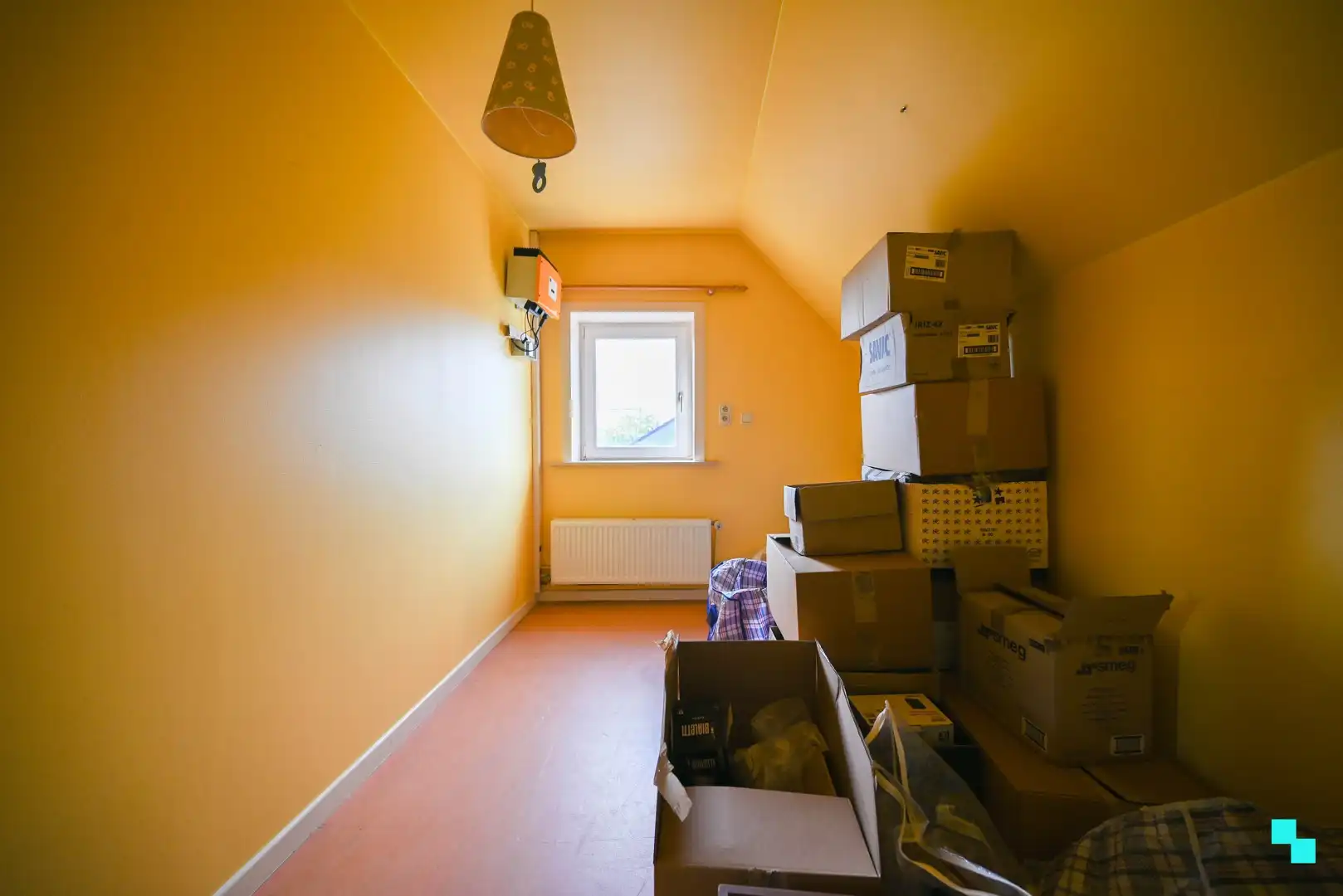 Alleenstaande, te renoveren villa in residentiële buurt foto 26