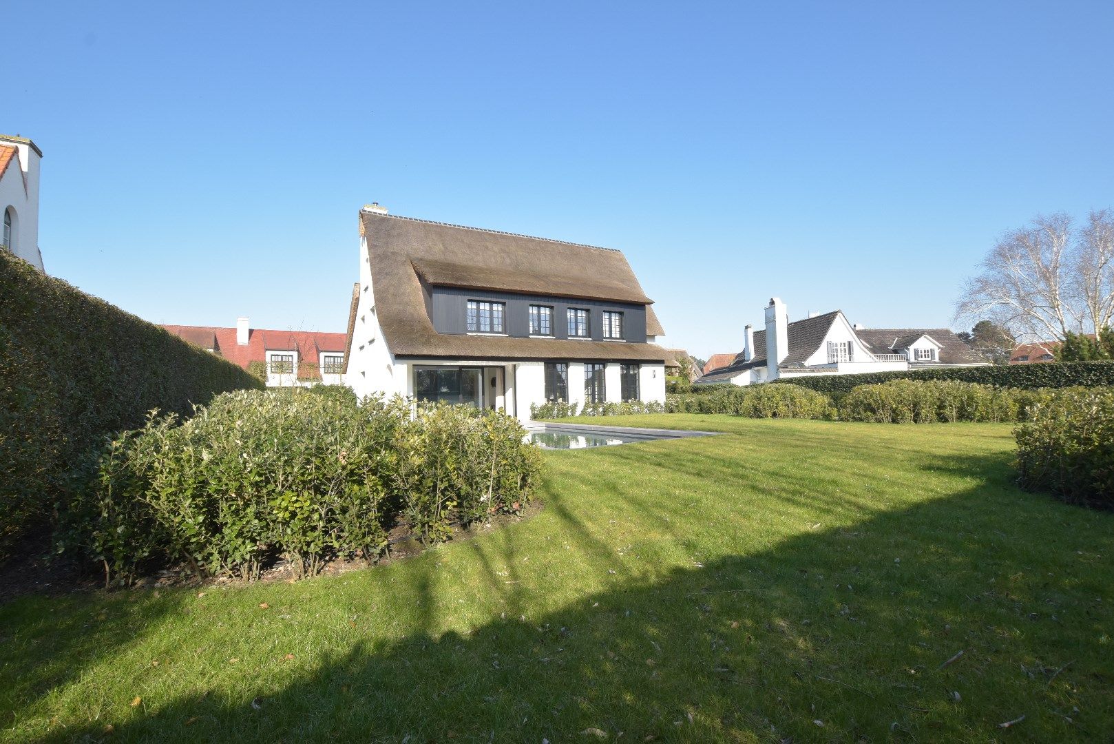 Compleet gerenoveerde villa aan de rand van het Zoute. foto 23
