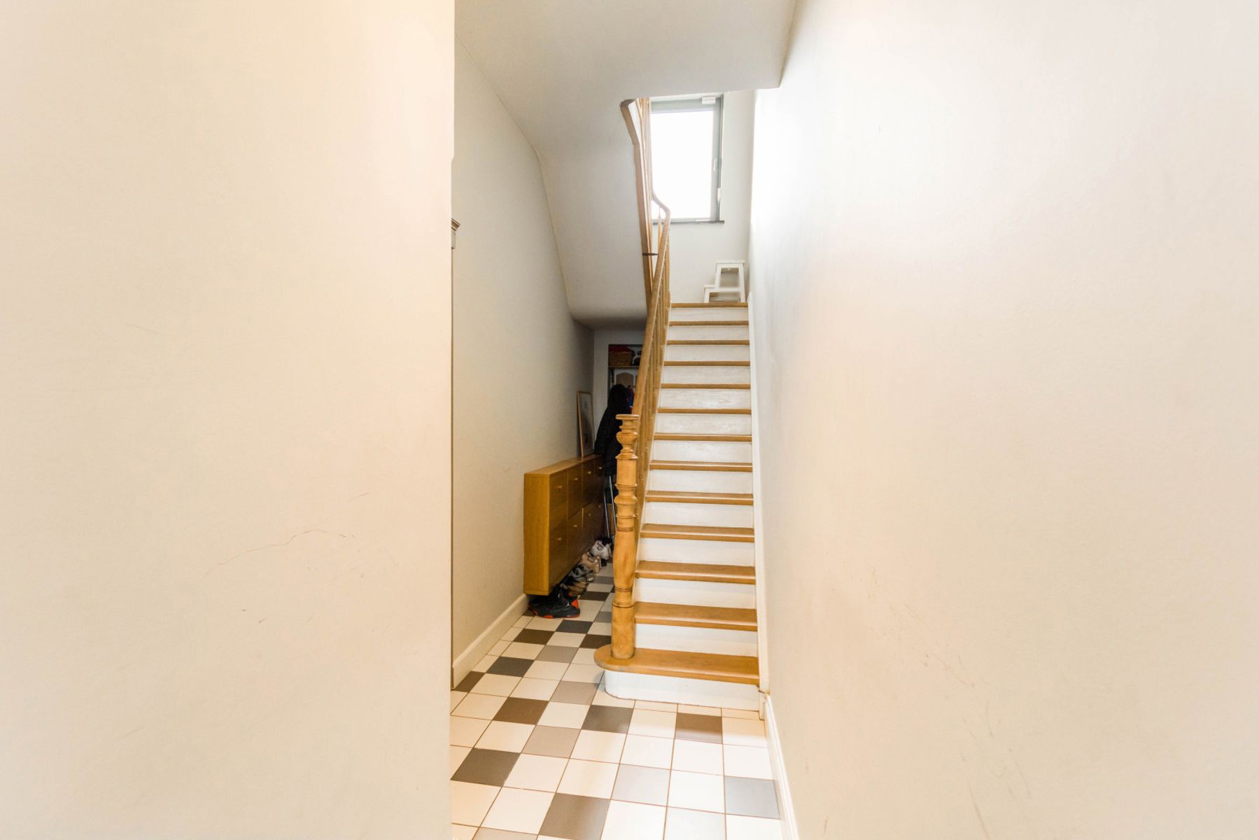 Instapklare rijwoning met 2 slaapkamers, zonneterras en tuin foto 4