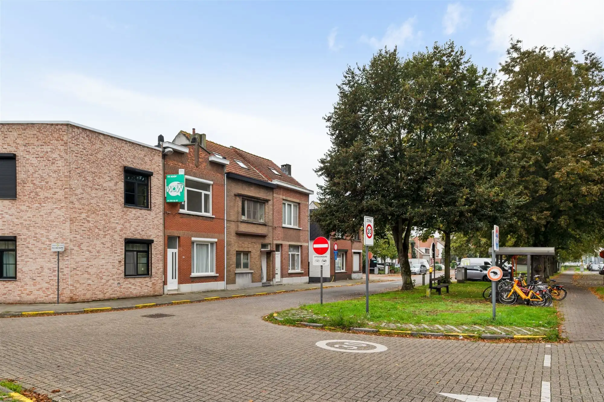 Volledig gerenoveerde woning met 3 slaapkamers foto 24