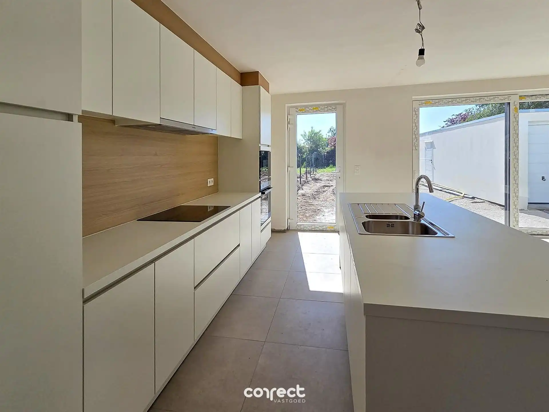 Moderne halfopen nieuwbouwwoning met een grote bew. opp. van 200 m². foto 4