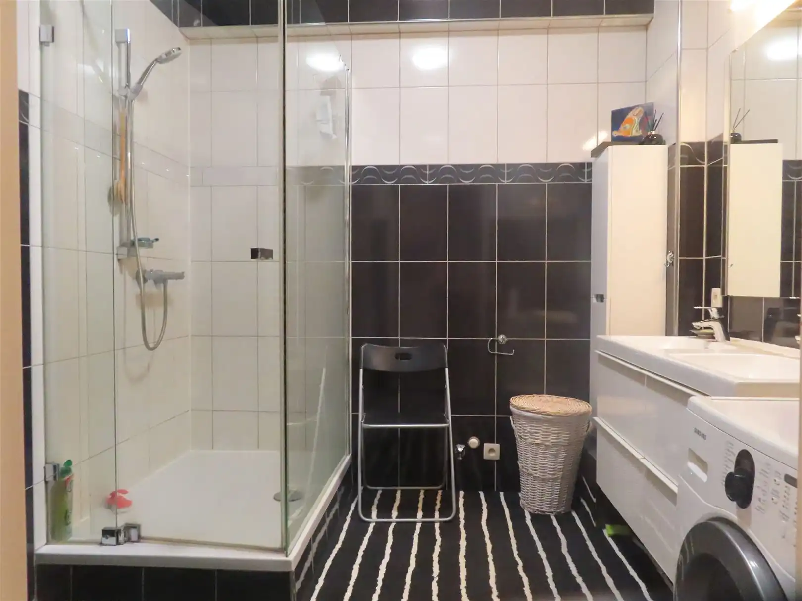 Gemeubeld 2slaapkamerappartement met parking! foto 10