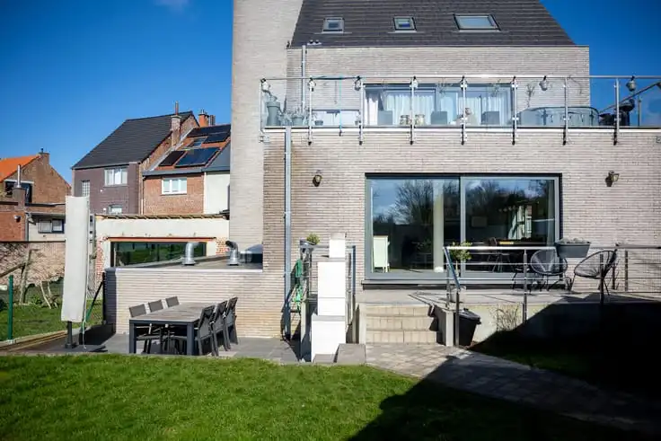 Ruim appartement met twee slaapkamers foto 5