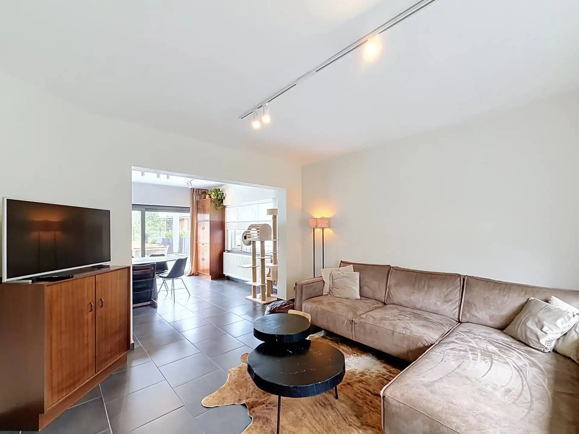 Instapklare gezellige woning op een mooi perceel met 3 slaapkamers en 2 badkamers foto 6