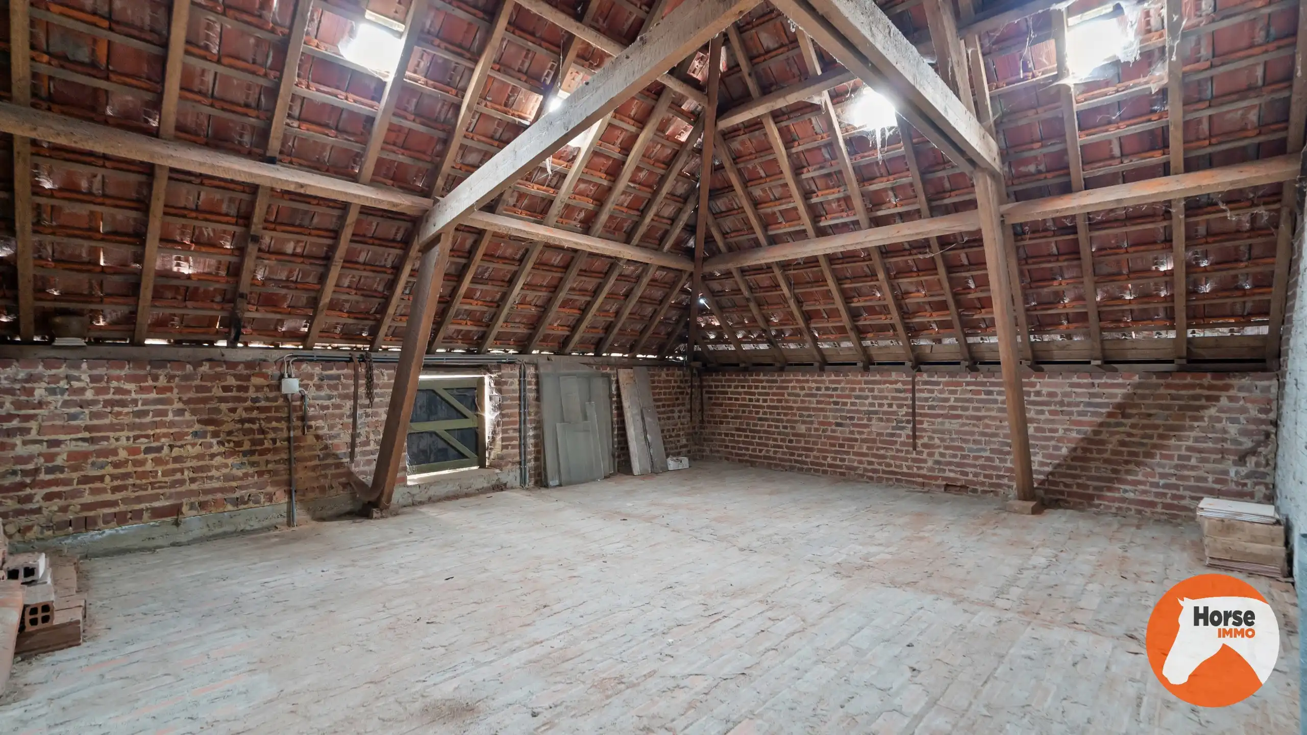 LIERDE - Woning met veel potentieel op 93are foto 34