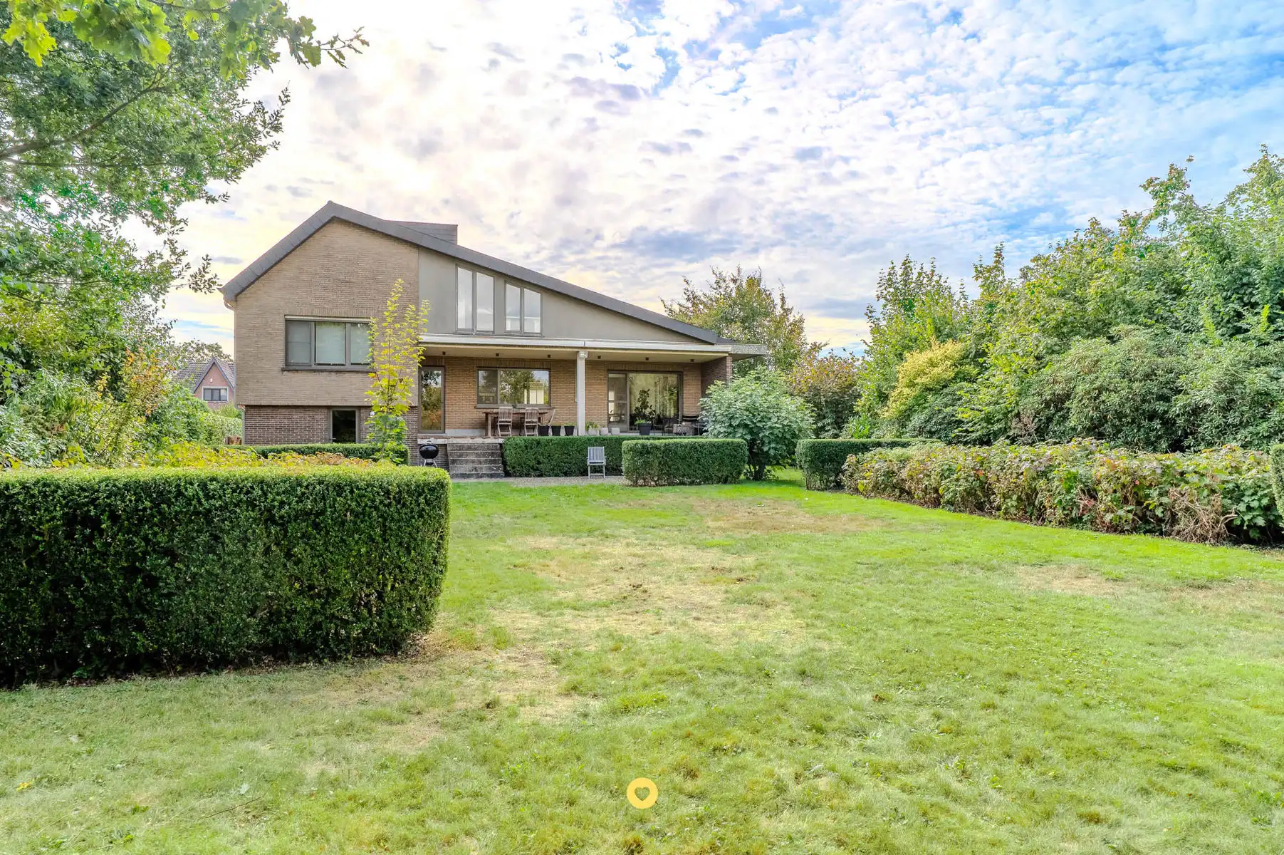 Gerenoveerde 70's villa met 5 slk en 2 bdk op 2000 m2 foto 5